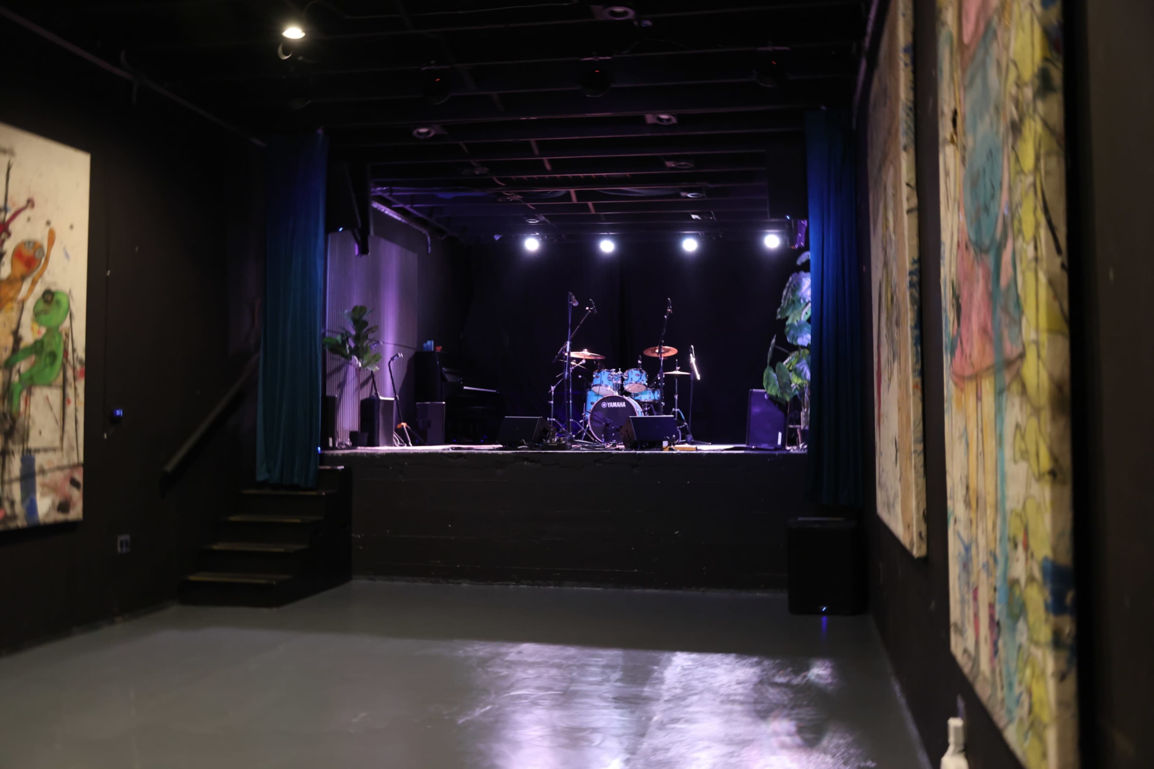 Film & Photo Black Box Studio in Hermosa Beach — Flexible Space for Production Teams Image in Hermosa Beach, Hermosa Beach, CA