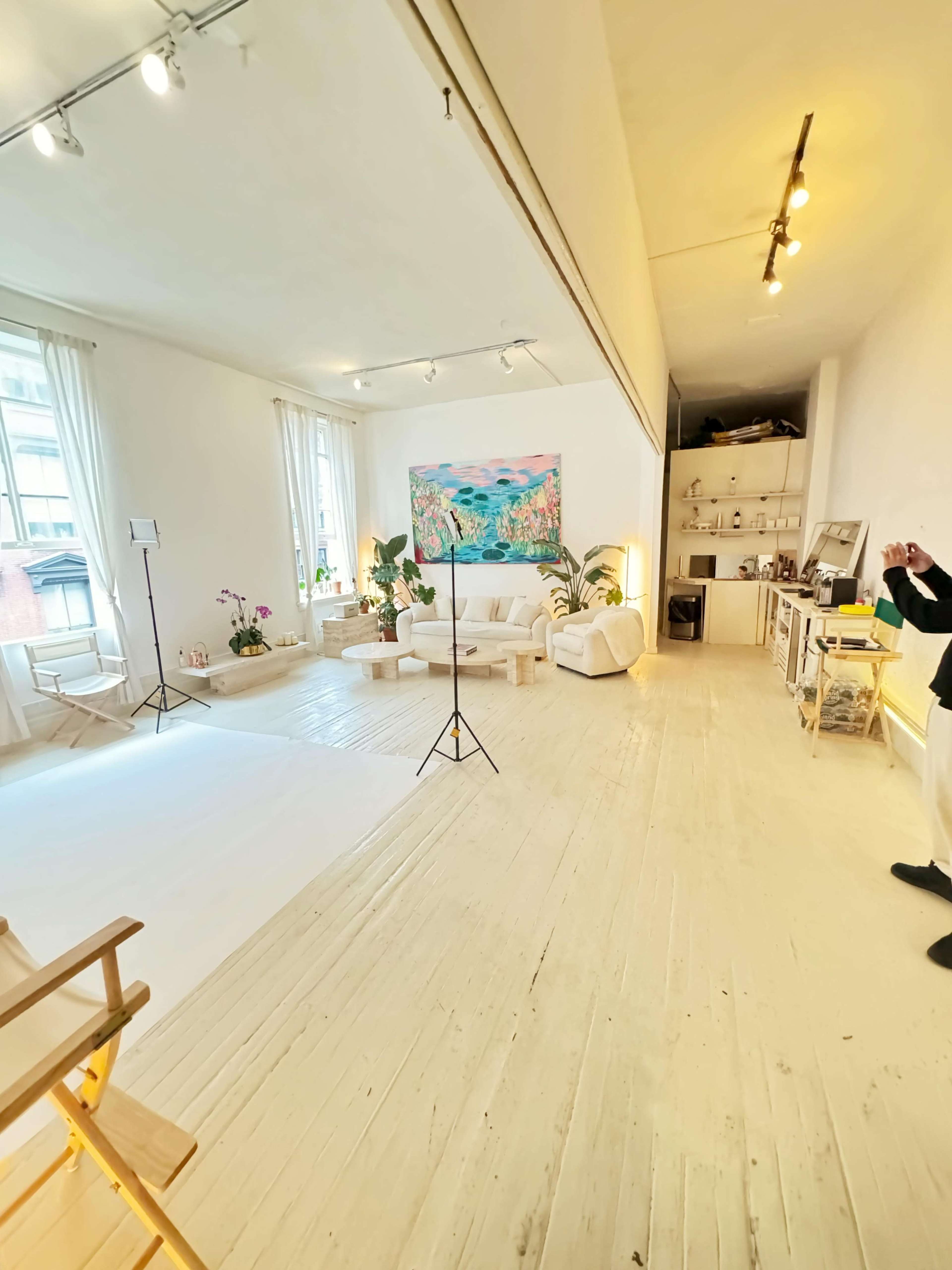 CROSBY St. SOHO Studio, 13ft Ceilings! AMAZING LIGHT Image in Lower Manhattan, new york, NY