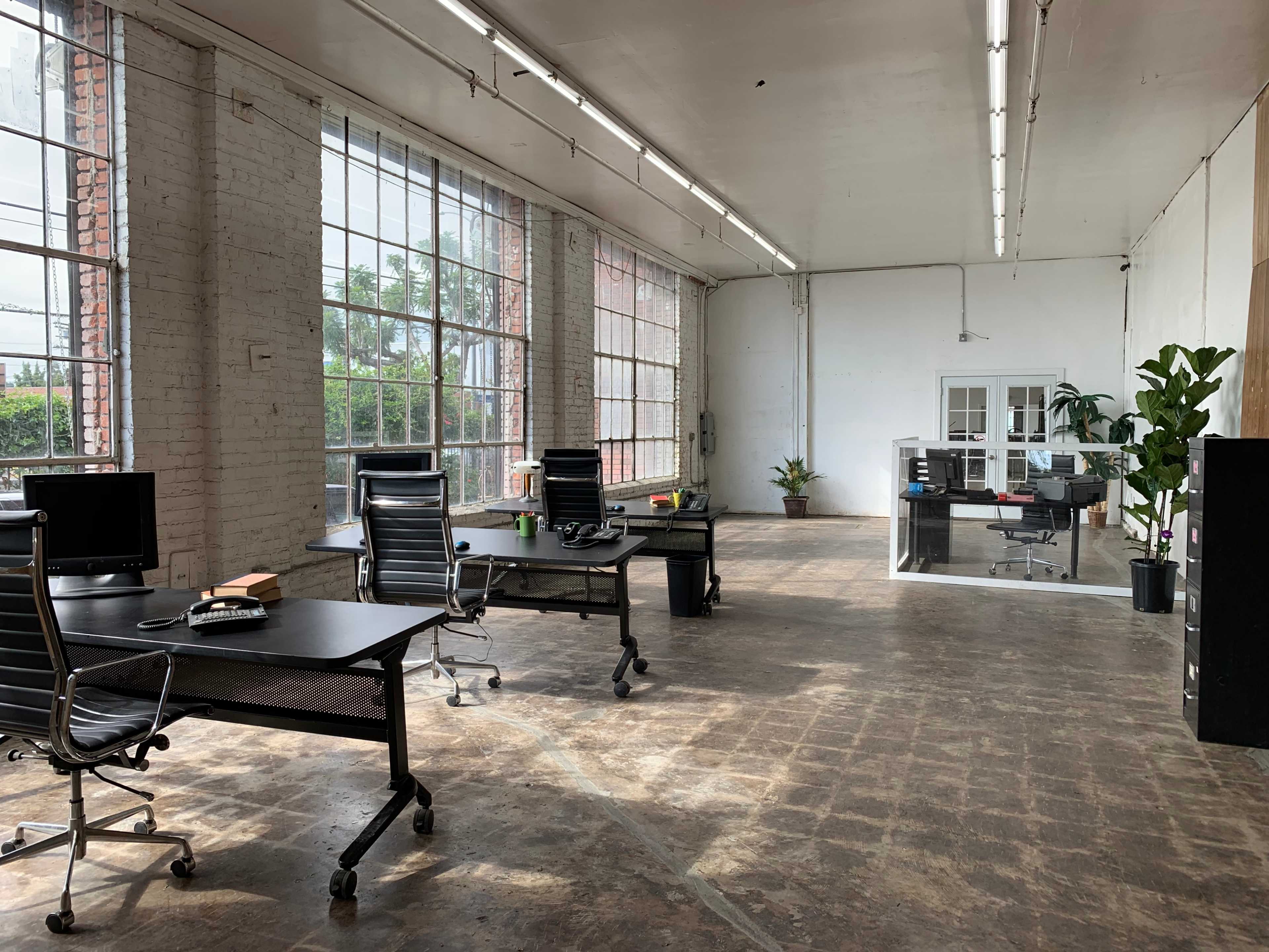 Retro Office Set Image in South Los Angeles, Los Angeles, CA