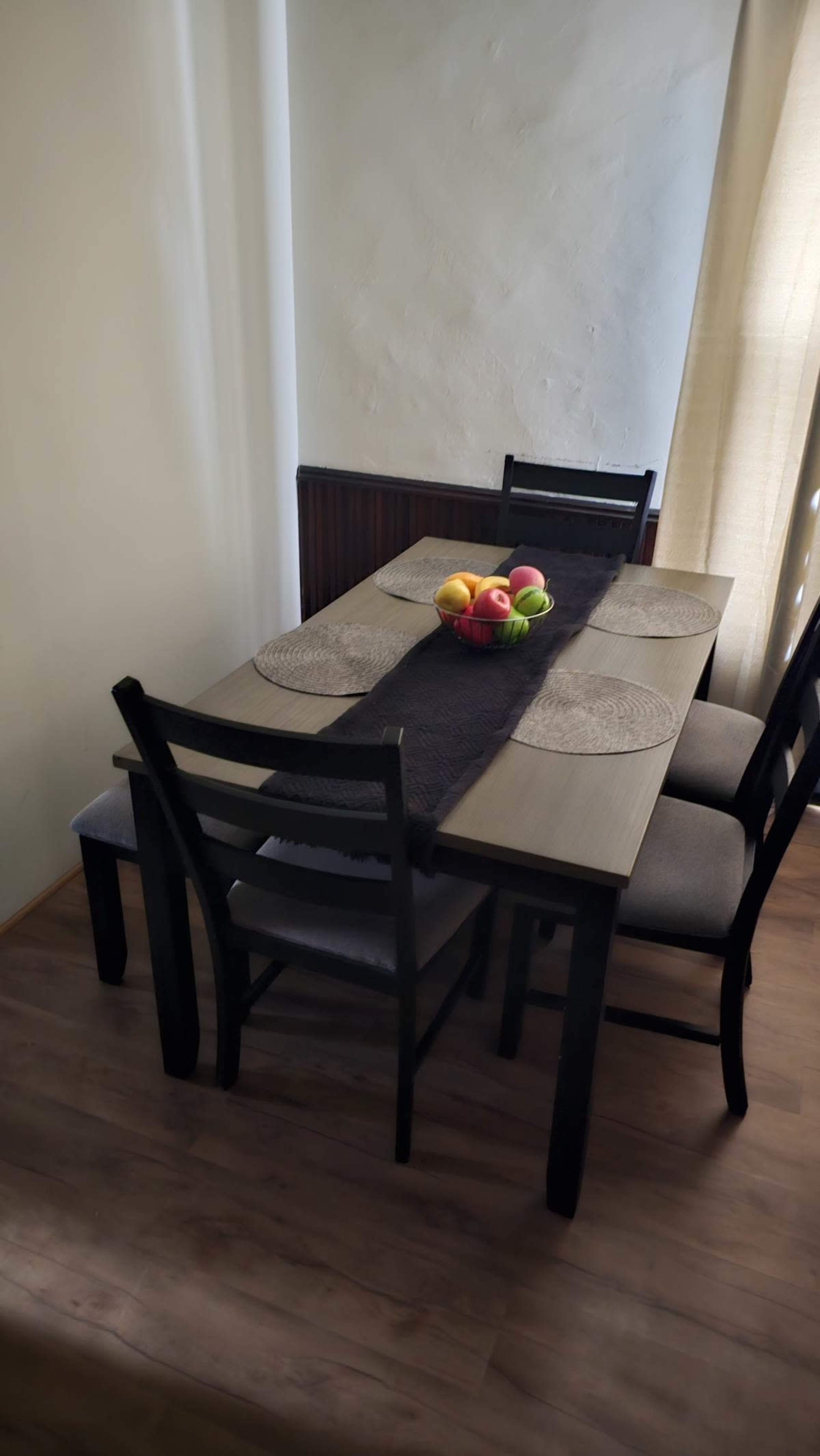 Cozy Historic City Apt Image in Amsterdam, Amsterdam, NY