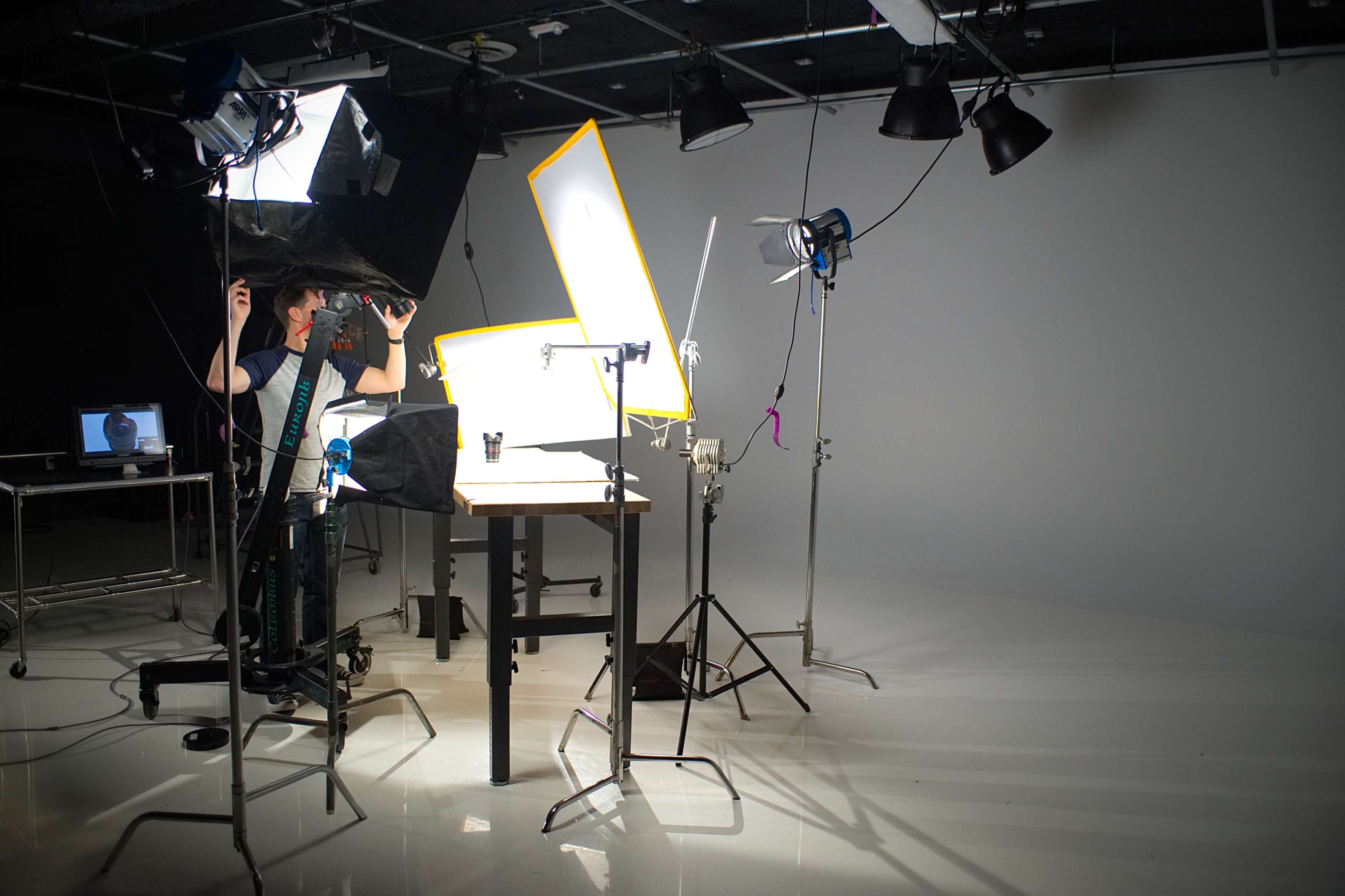 White Cyc Studio Image in Menomonee Valley, Milwaukee, WI