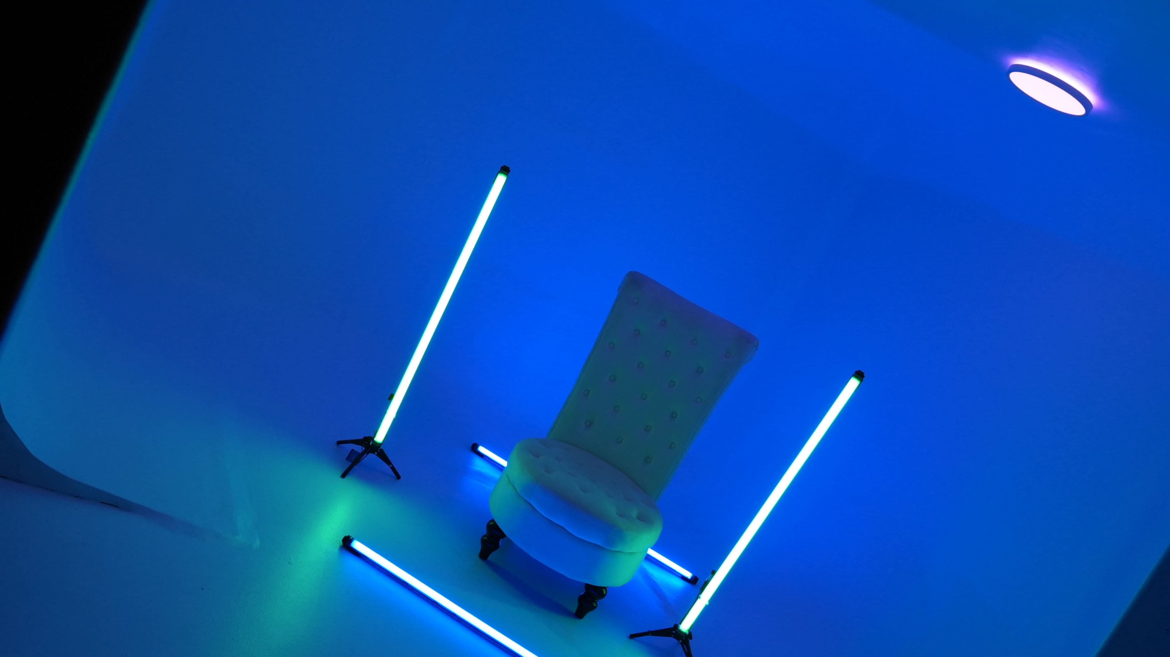 Bar , cyclorama ,greenroom ,graffiti multi-dream sets Image in Yuba City, yuba city, CA