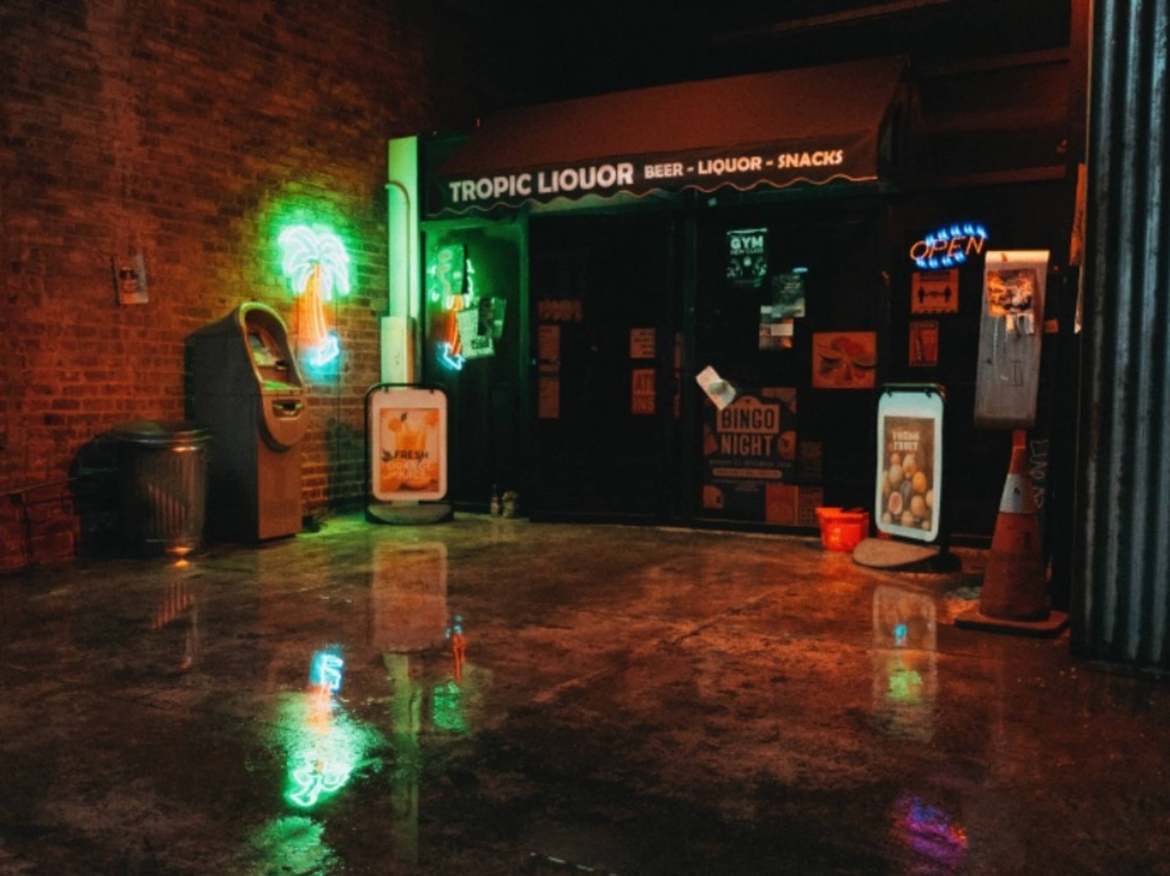 Liquor Storefront Set
