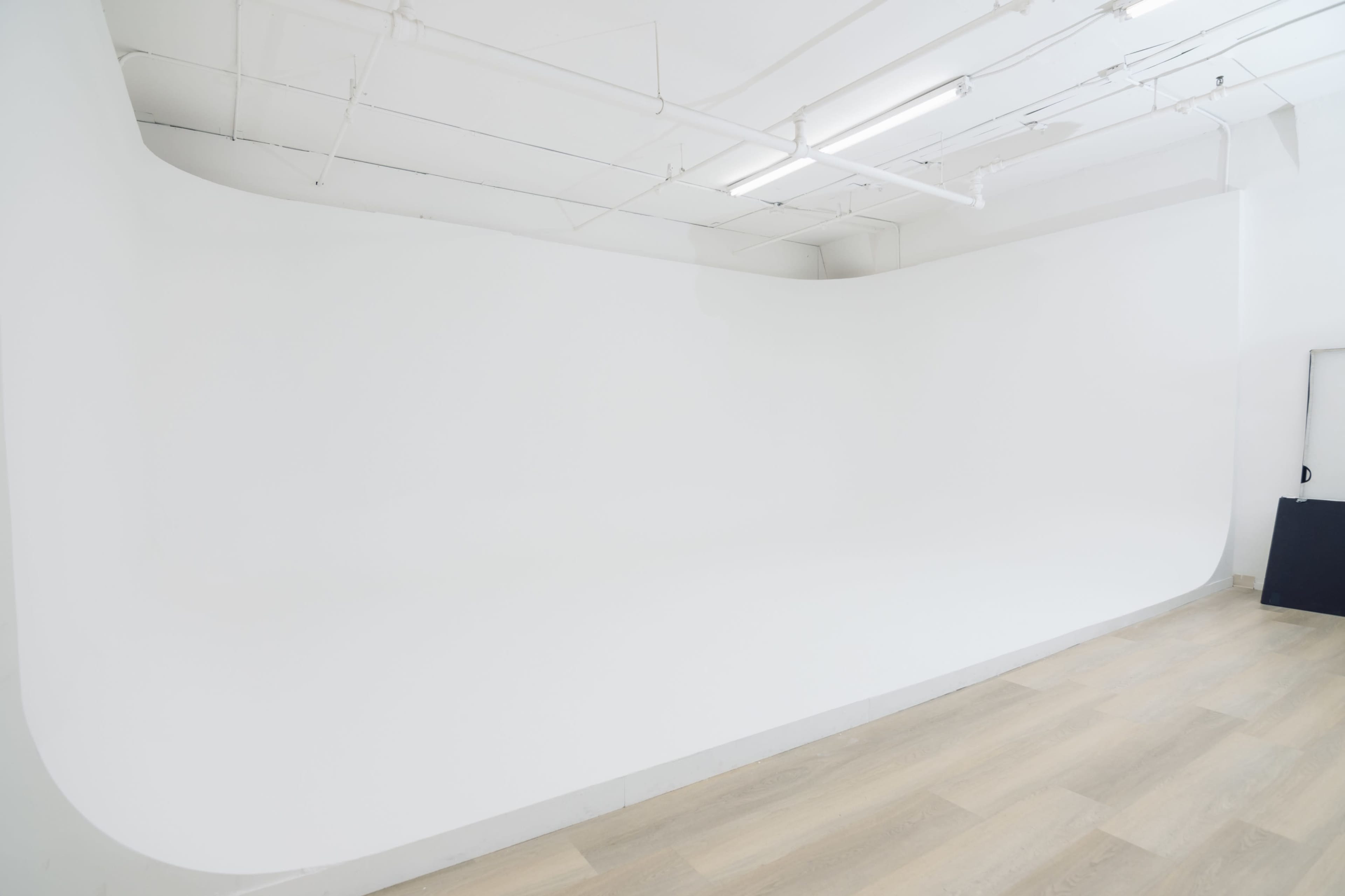 DTLA Cove Cycwall studio for production (Chinatown) Image in Central LA, Los Angeles, CA