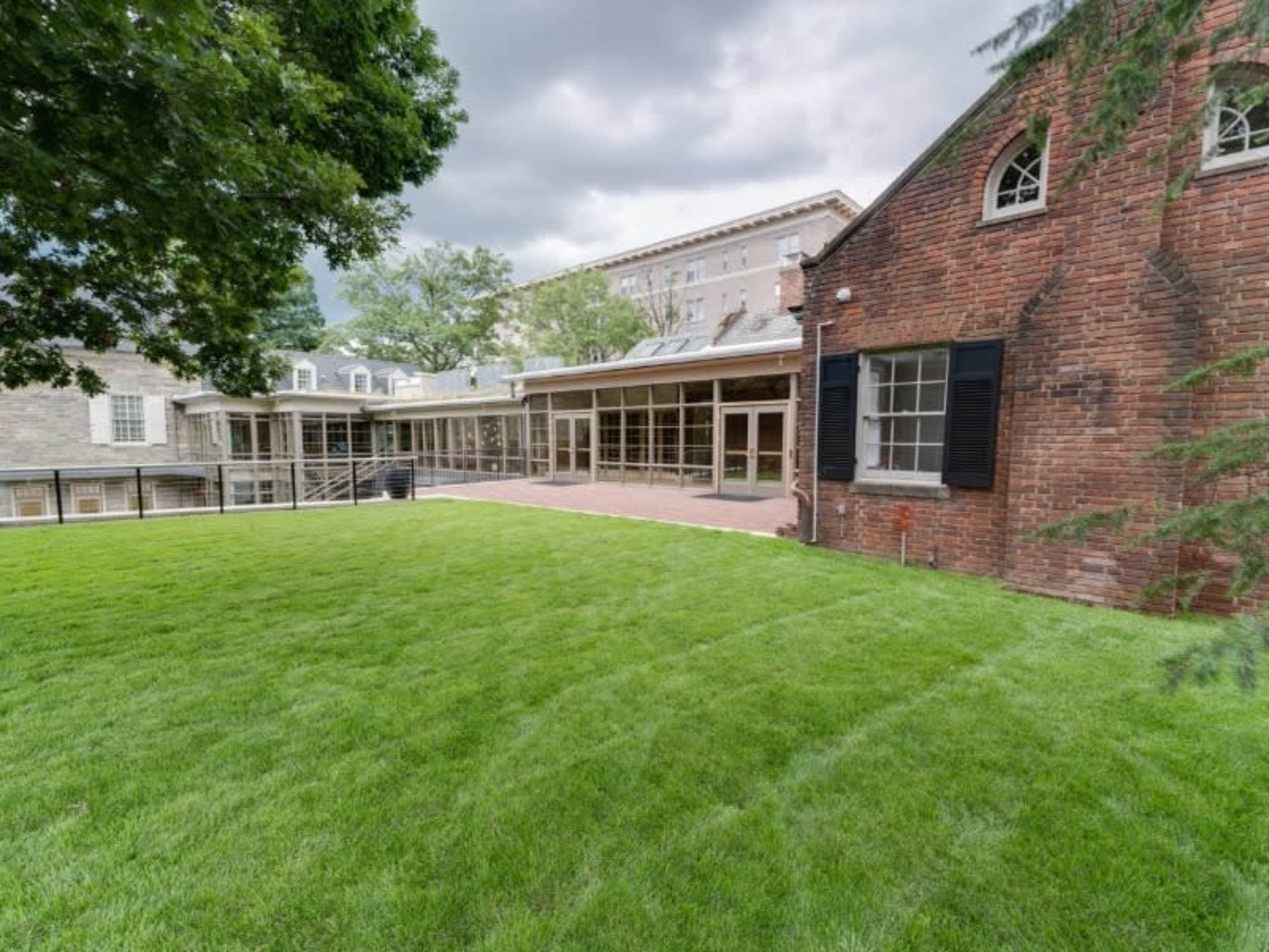 Intimate Garden Space
