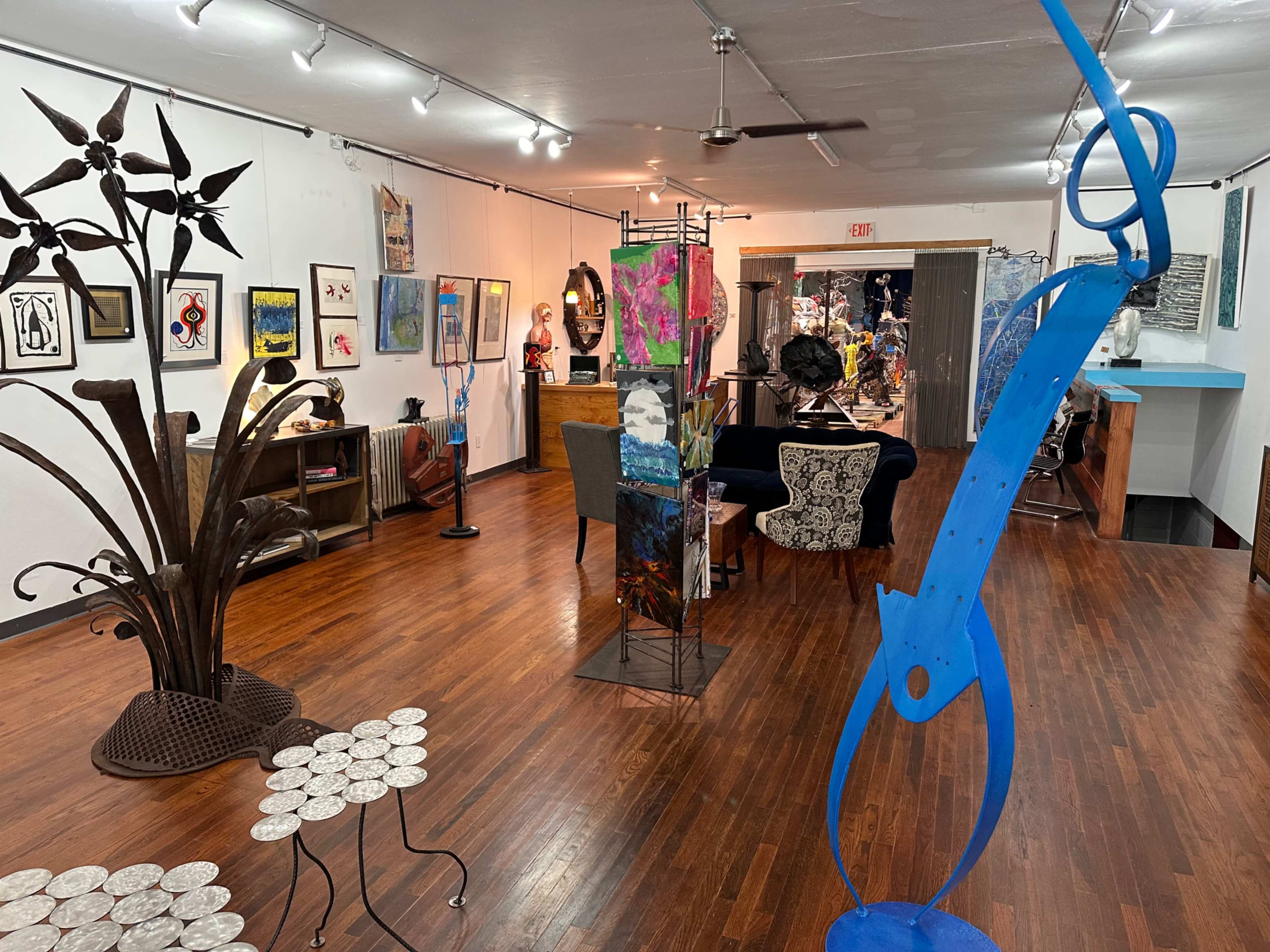 Spacious art gallery Image in Lansing, Lansing, MI