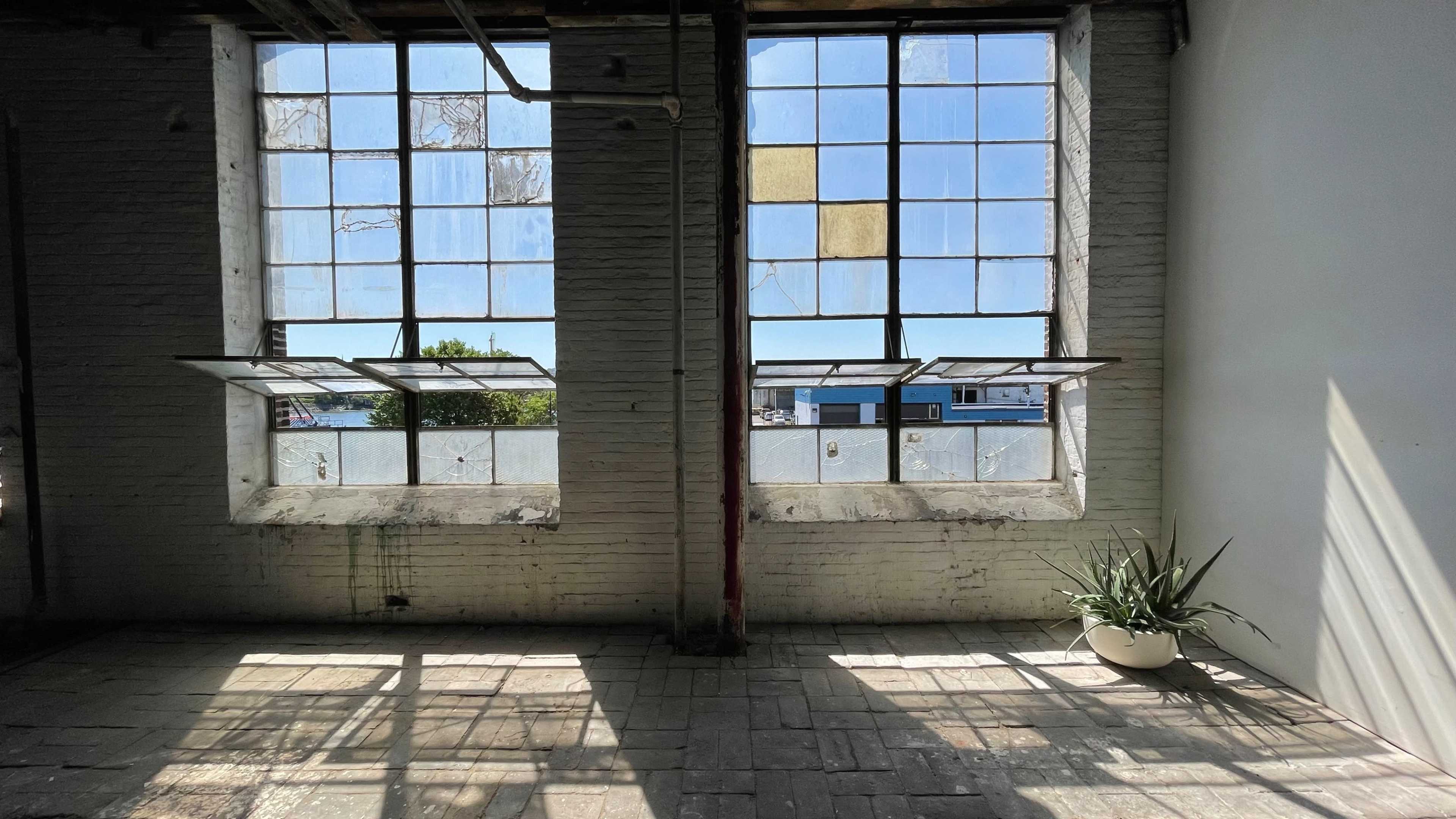 Studio Loft Raw Space (20,000 sq ft) Image in Red Hook, Brooklyn, NY
