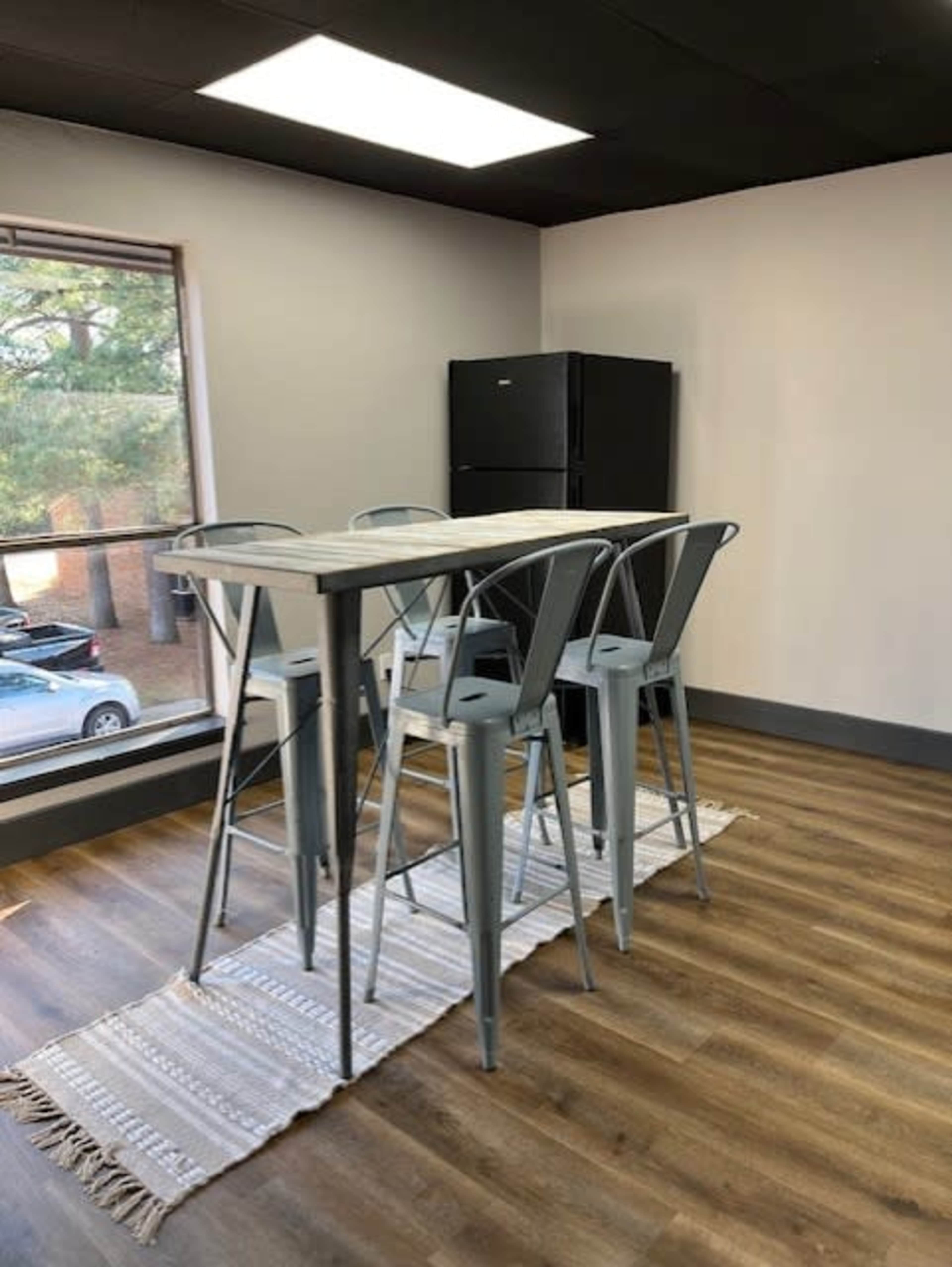 Modern Conference Room in Heart of Arlington, TX Image in West Arlington, ARLINGTON, TX