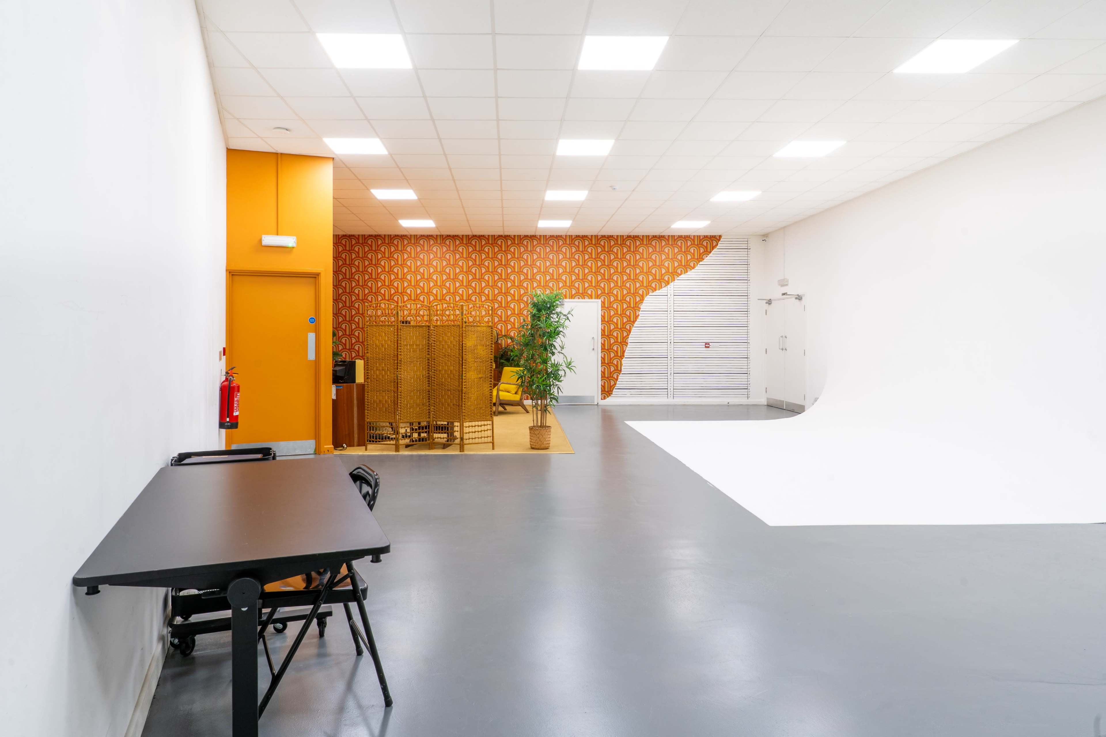 Spacious Newcastle Photo Studio with 70s Set Image in Newcastle upon Tyne, Newcastle Upon Tyne, ENG