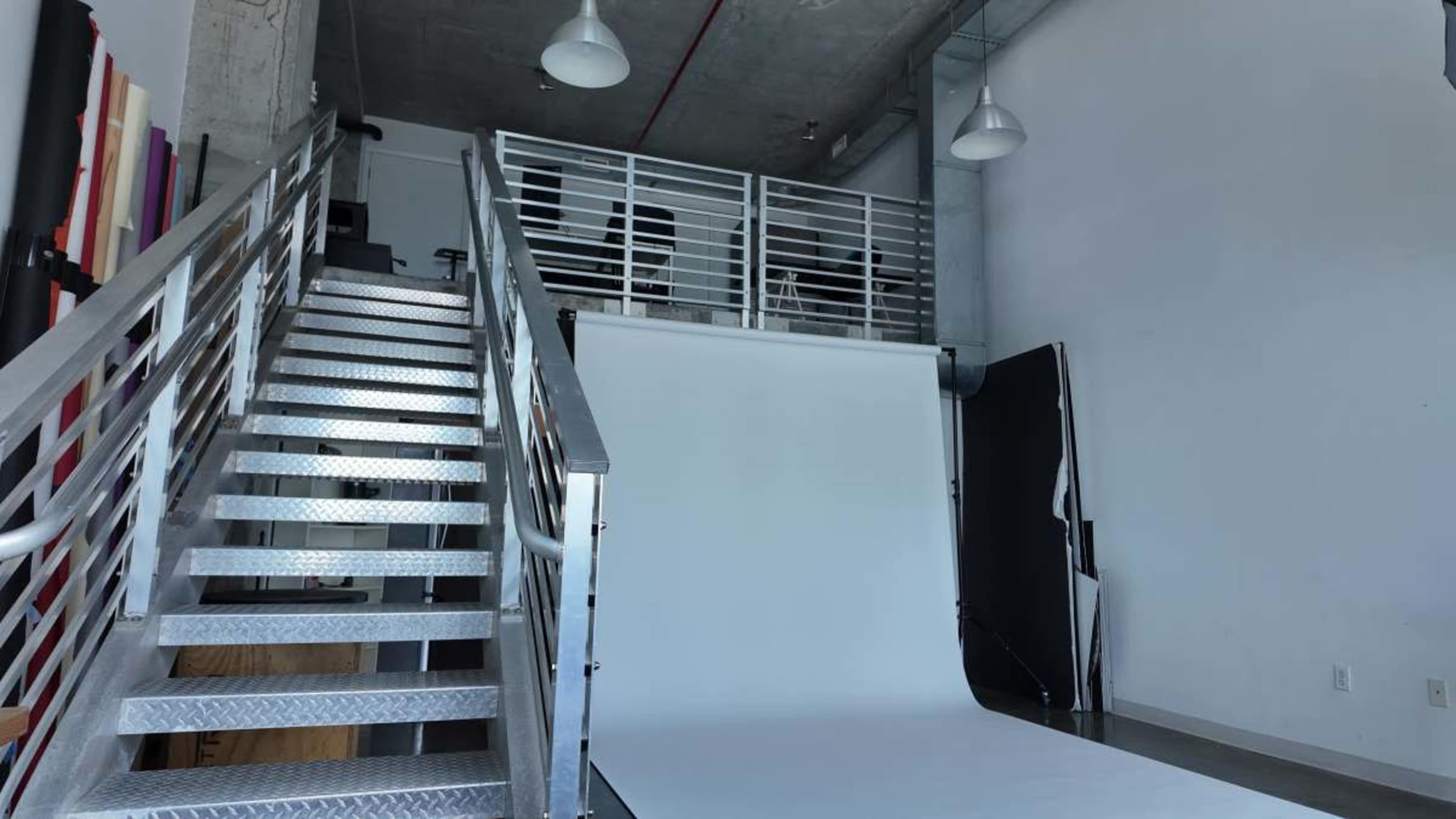 ndustrial Loft Studio: The Perfect Space for Content Creators, Brands, Photographers and Artists Image in Town Square, MIAMI, FL