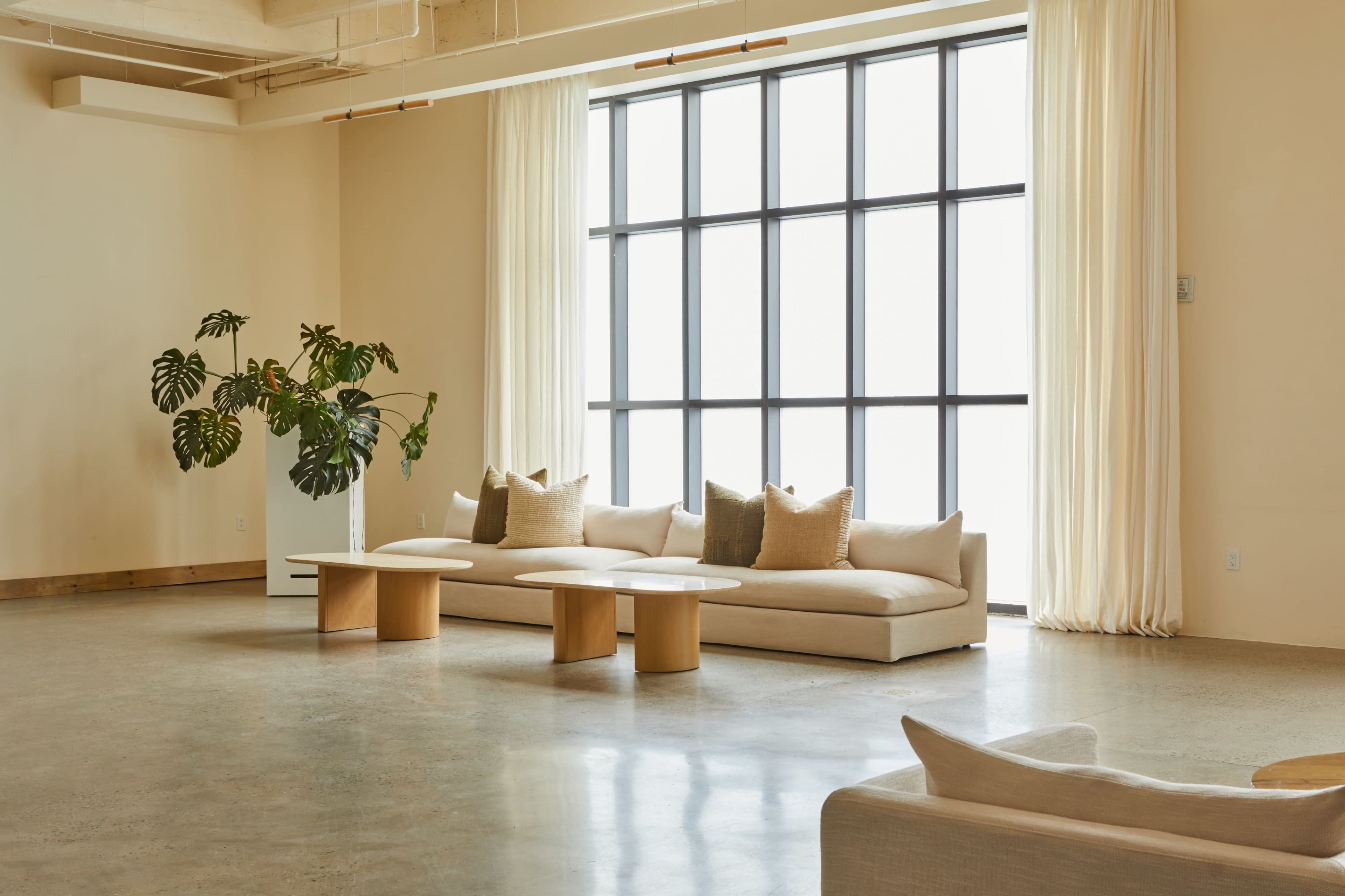 ShellsLoft Fort Greene: Stunning Floor-to-Ceiling Windows + Spacious Open Layout. Ideal for Corporate Offsites + Meetings + Retreats Image in Fort Greene, Brooklyn, NY
