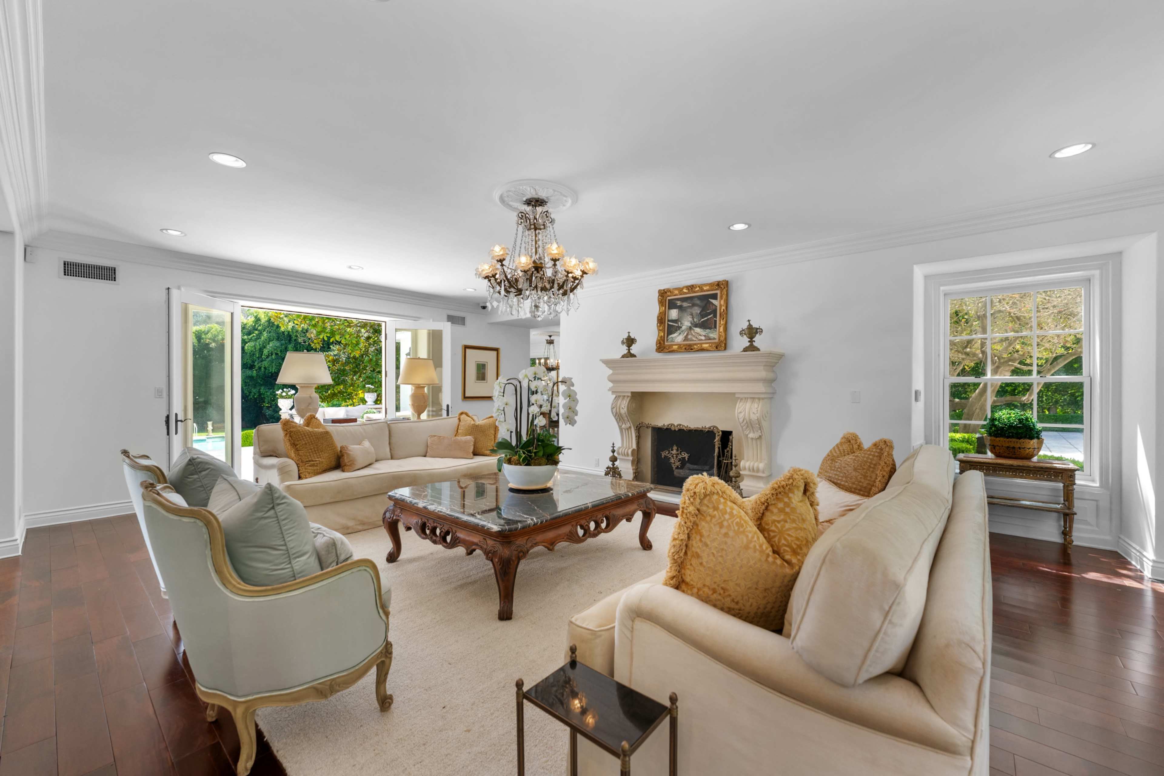 Bellagio Serenity Garden - Elegant Traditional Estate with Beautiful landscapes Image in Bel Air, Los Angeles, CA