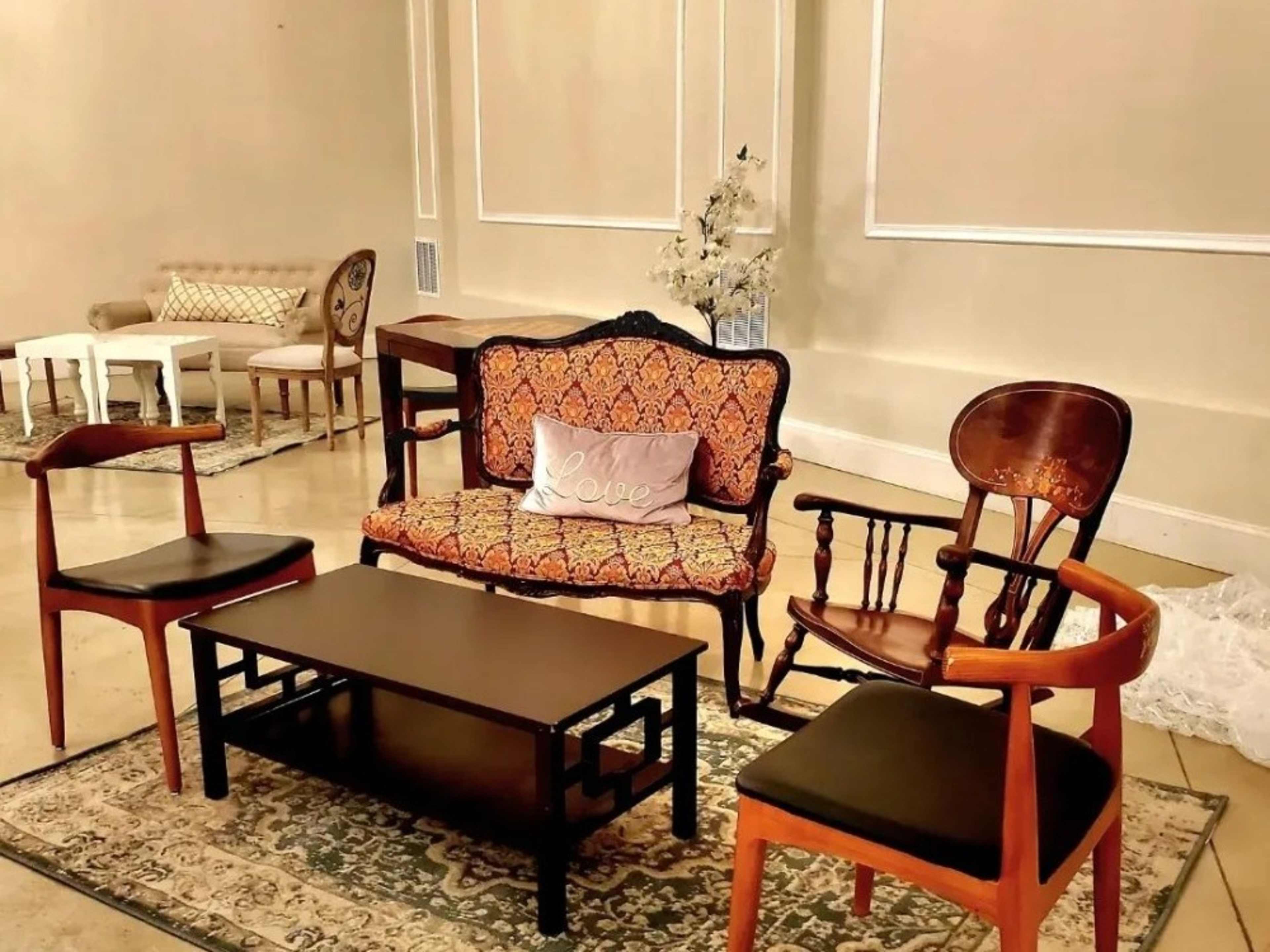 Lounge Furniture 