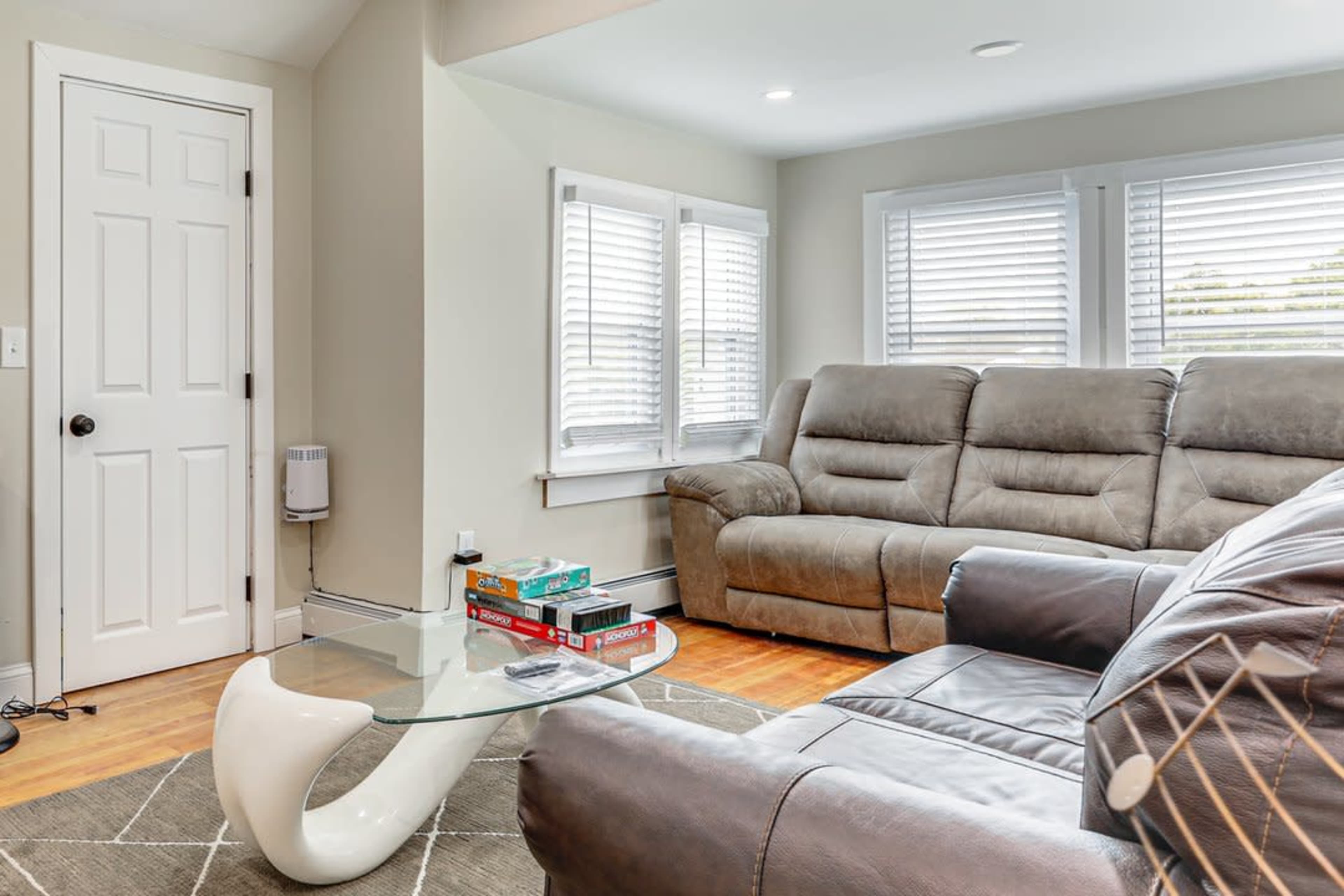 Luxurious 2 - Bedroom Retreat. Image in East Providence, East Providence, RI