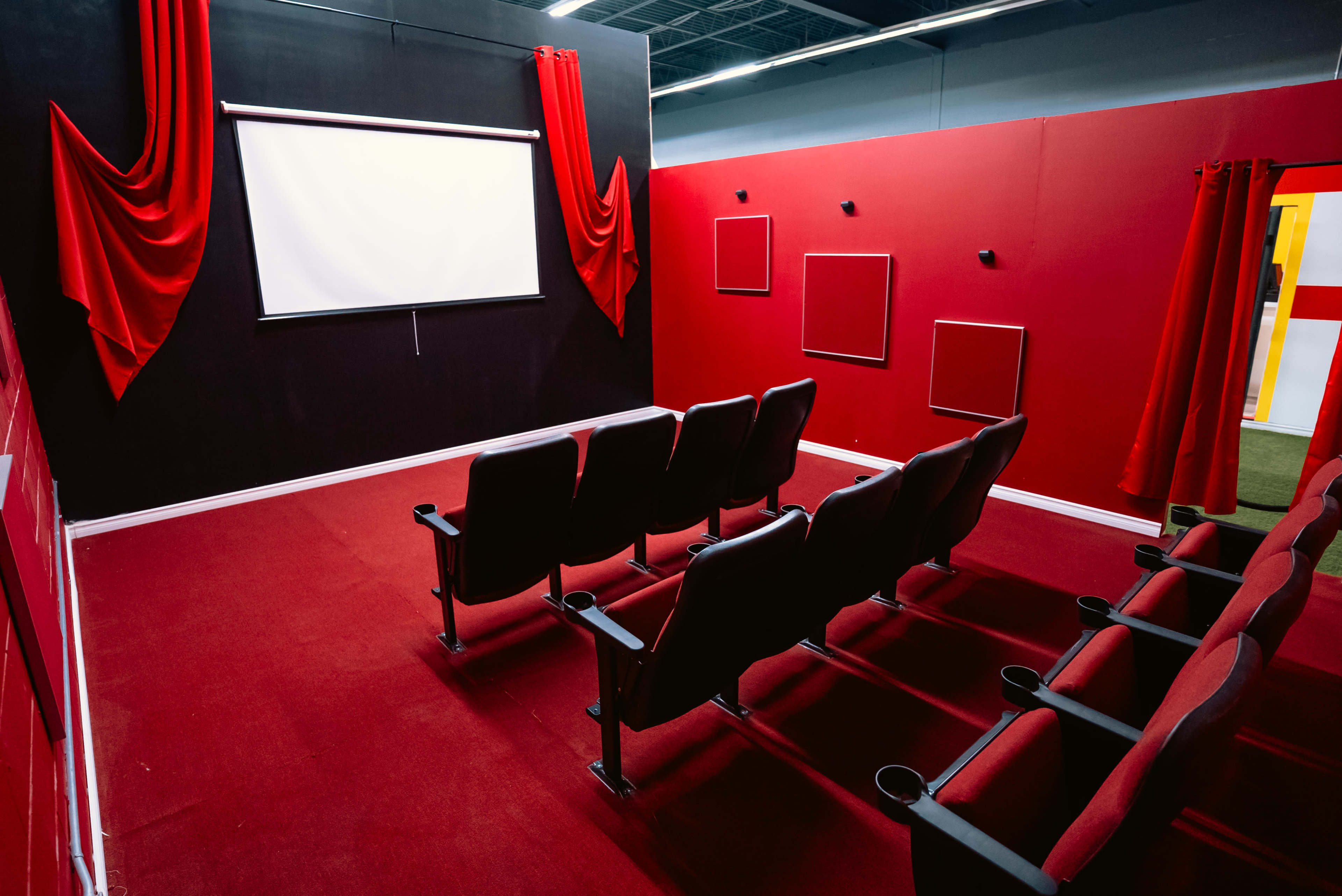 Movie Theatre Film Set Image in Oakville, Oakville, ON