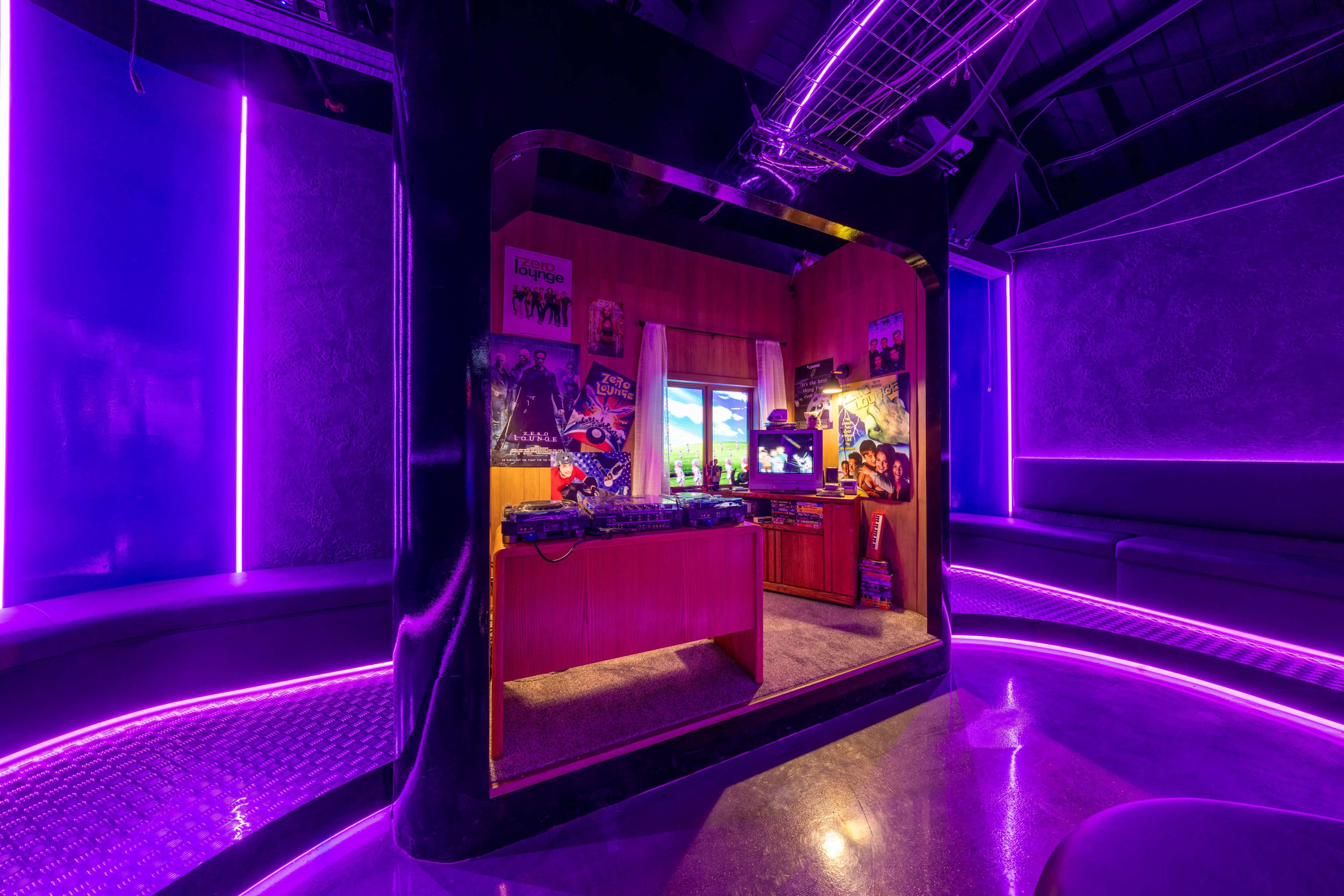 Hollywood Bar & Millenial Oasis Image in Hollywood, Los Angeles, CA