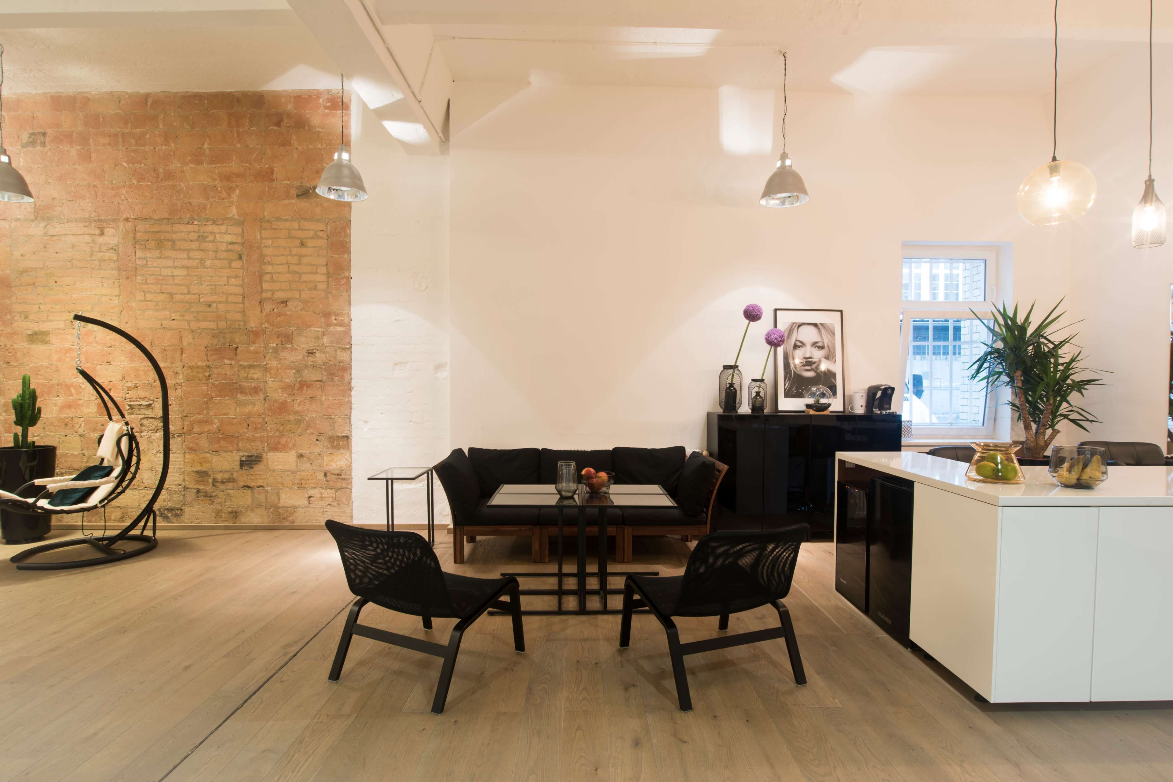 Urban charming studio space with good transport connection for meetings and business events Image in Halensee, Berlin, 