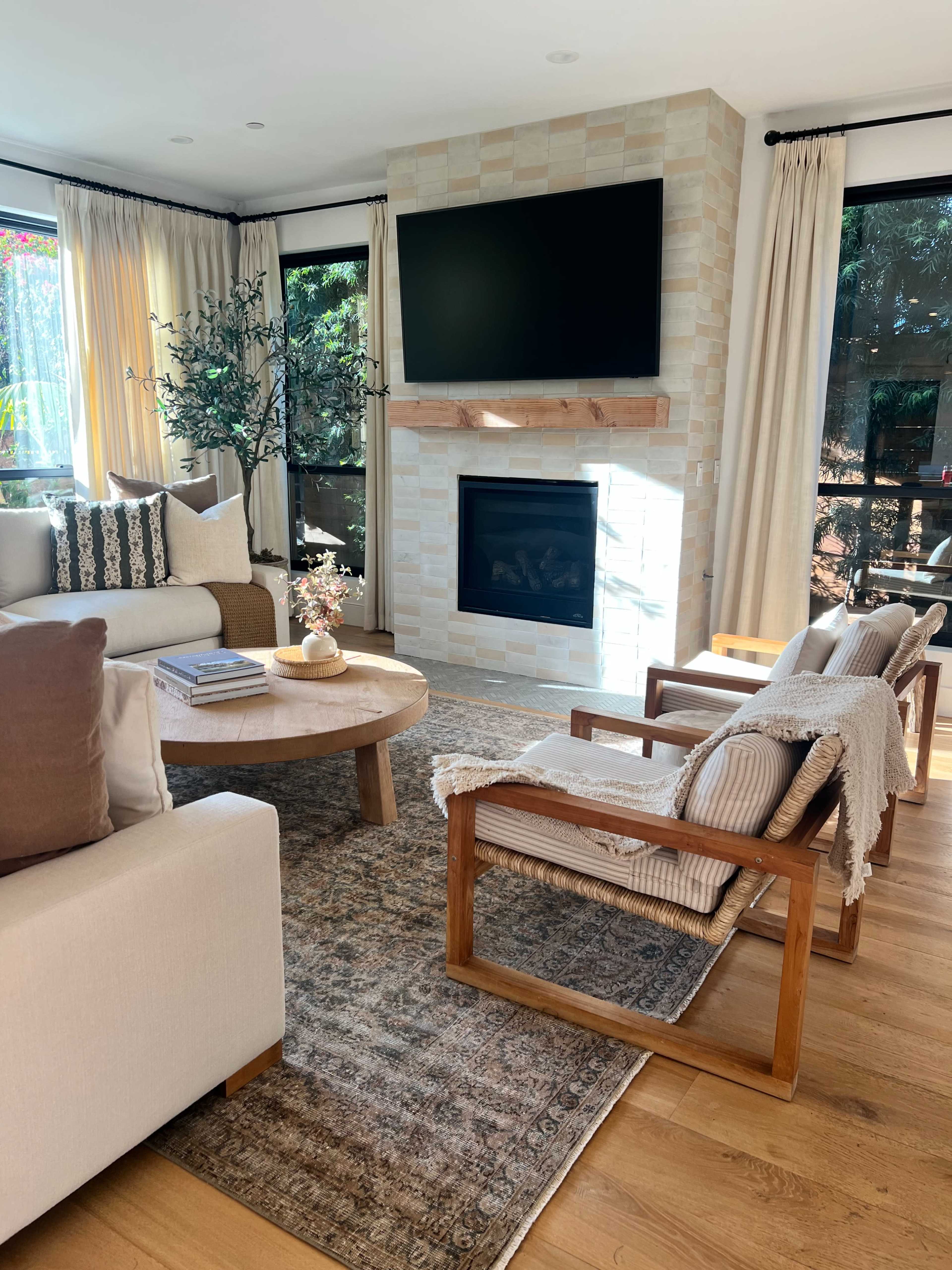 Beautifully Curated Mediterranean Coastal Retreat Image in Cardiff, Cardiff by the Sea, CA