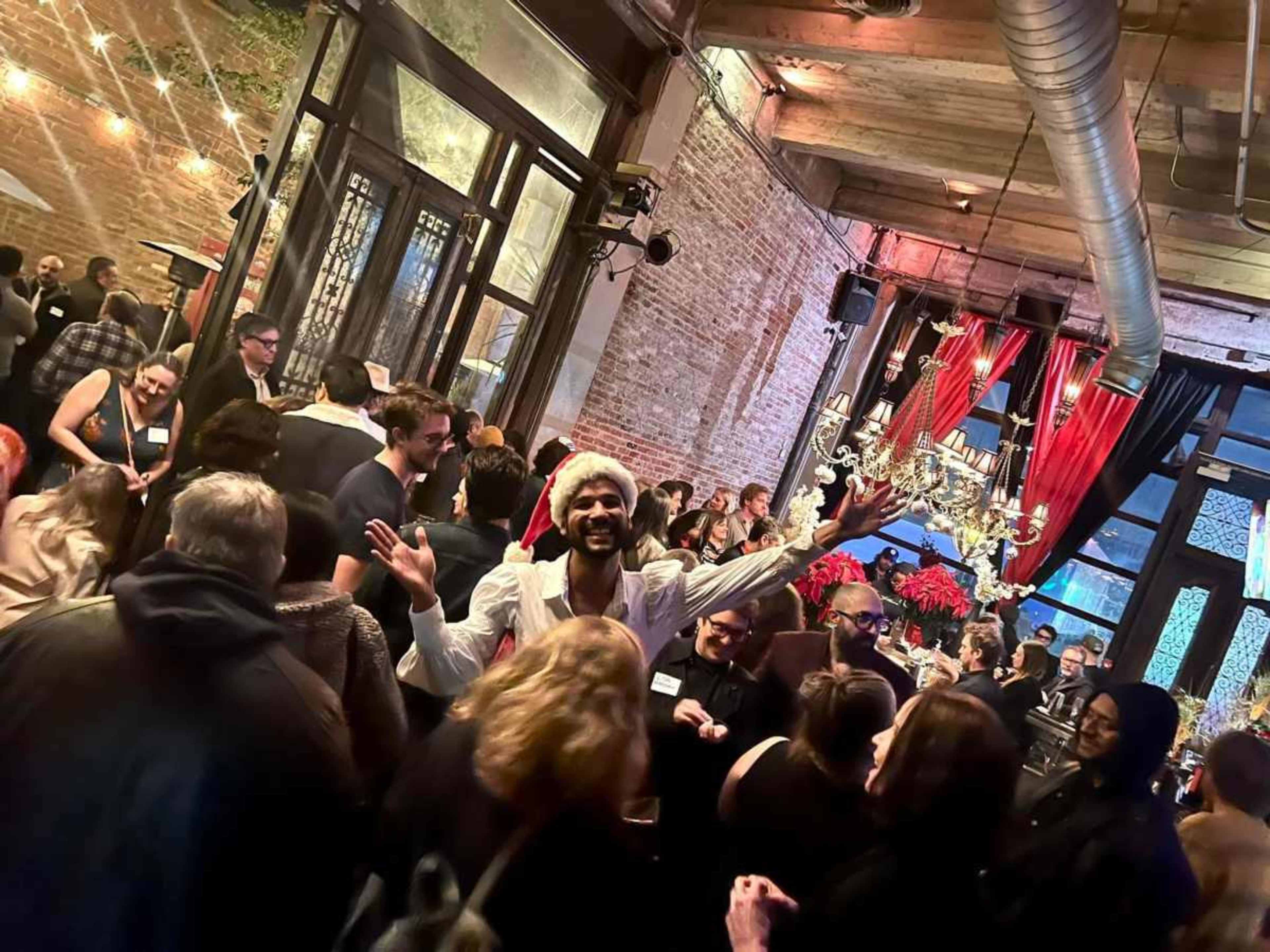 Main Room & Bar Image in Hollywood, Los Angeles, CA