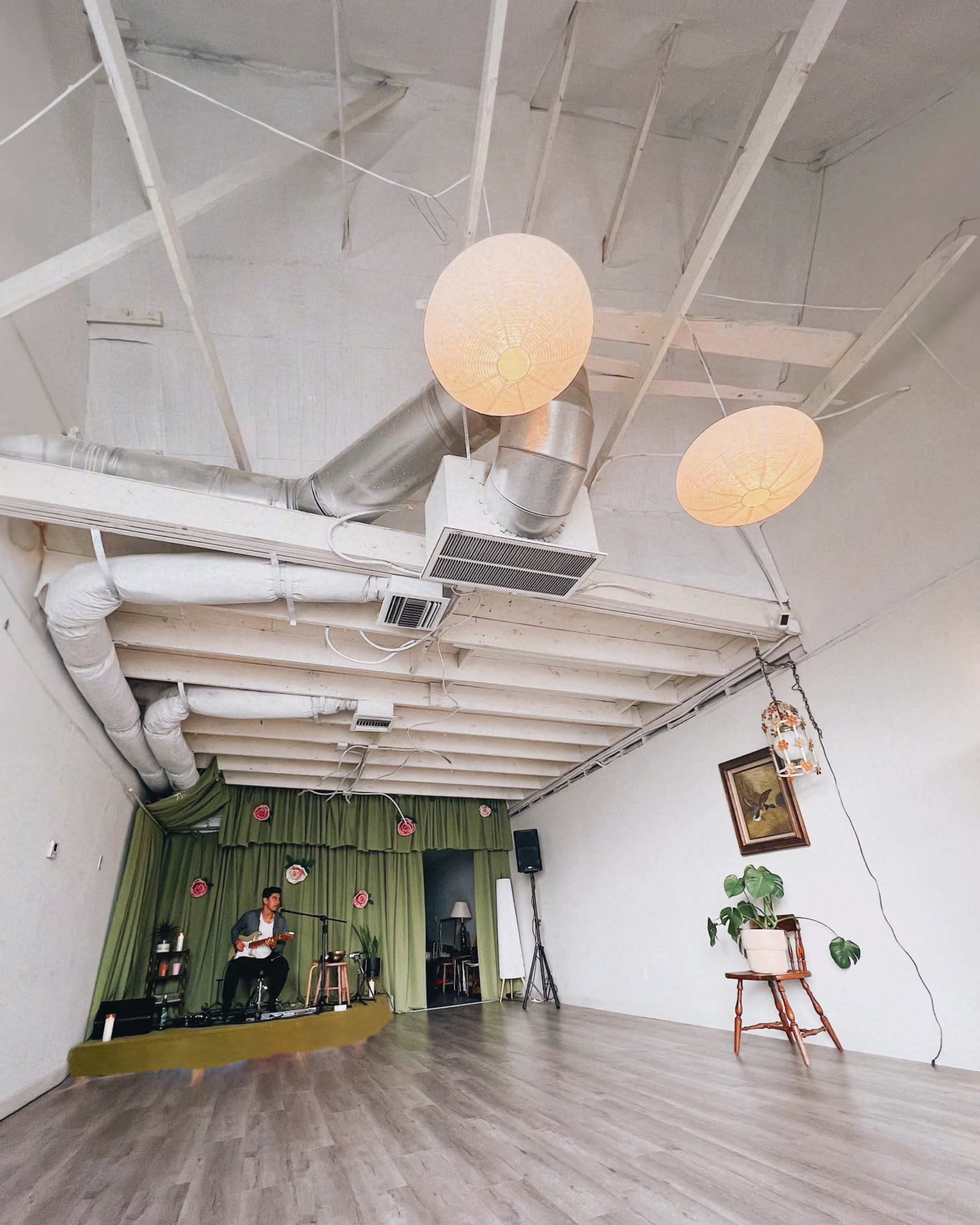 Light-Filled Vintage Event Space in the Valley Image in Sherman Oaks, Los Angeles, CA