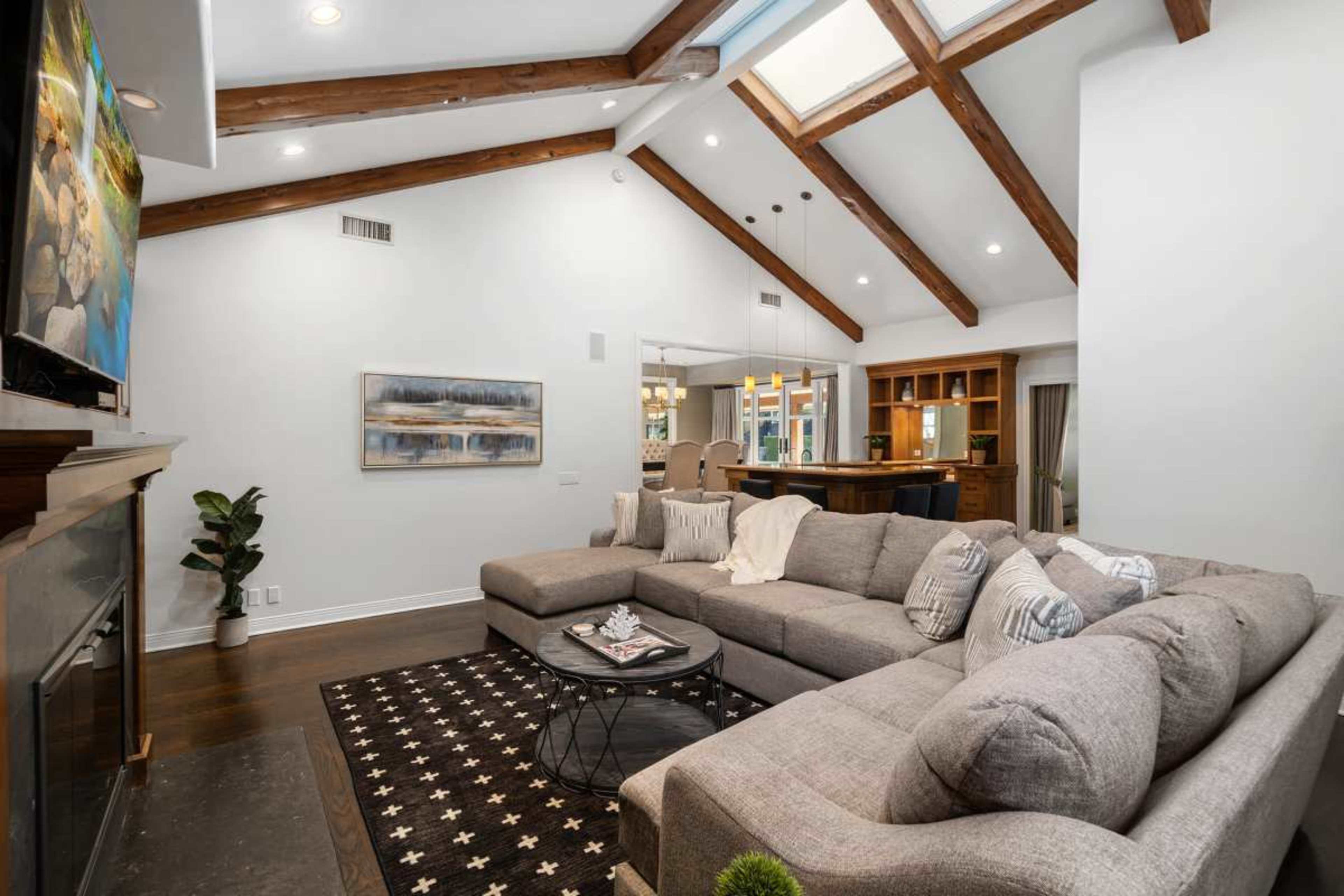 Spacious Gated Estate Perfect for Film and Production Projects Image in Northridge, Northridge, CA