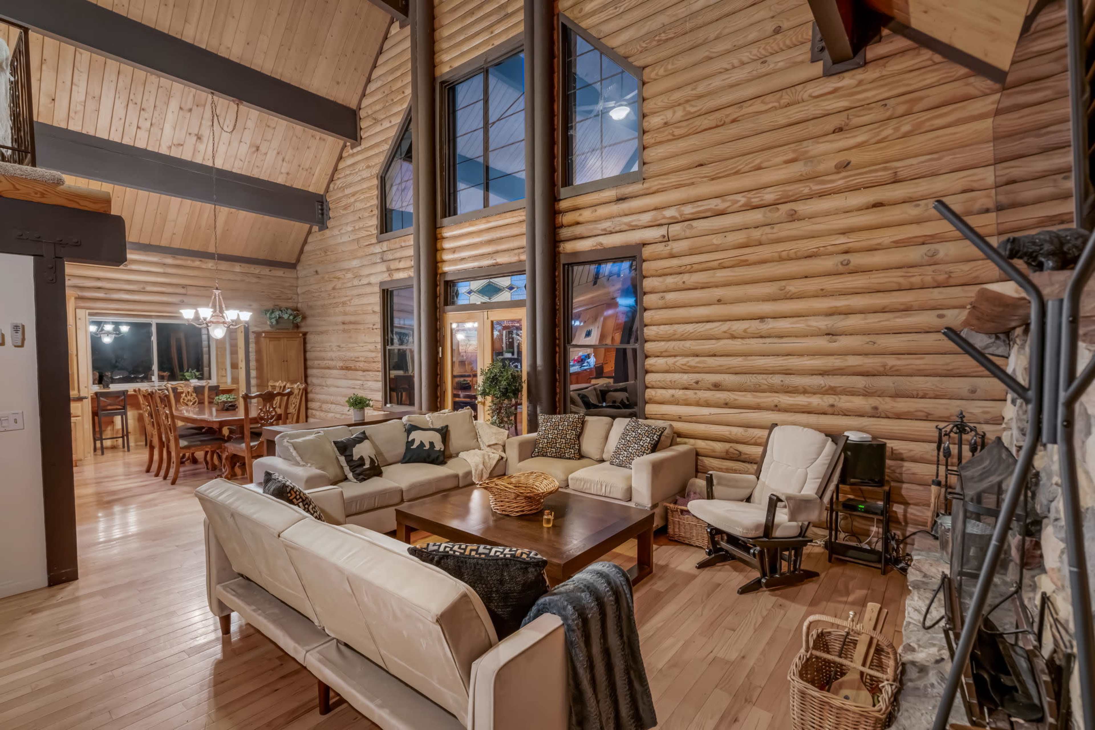 Vista Lodge! 20 min to Silverwood Lake Image in Cedarpines Park, Cedarpines Park, CA