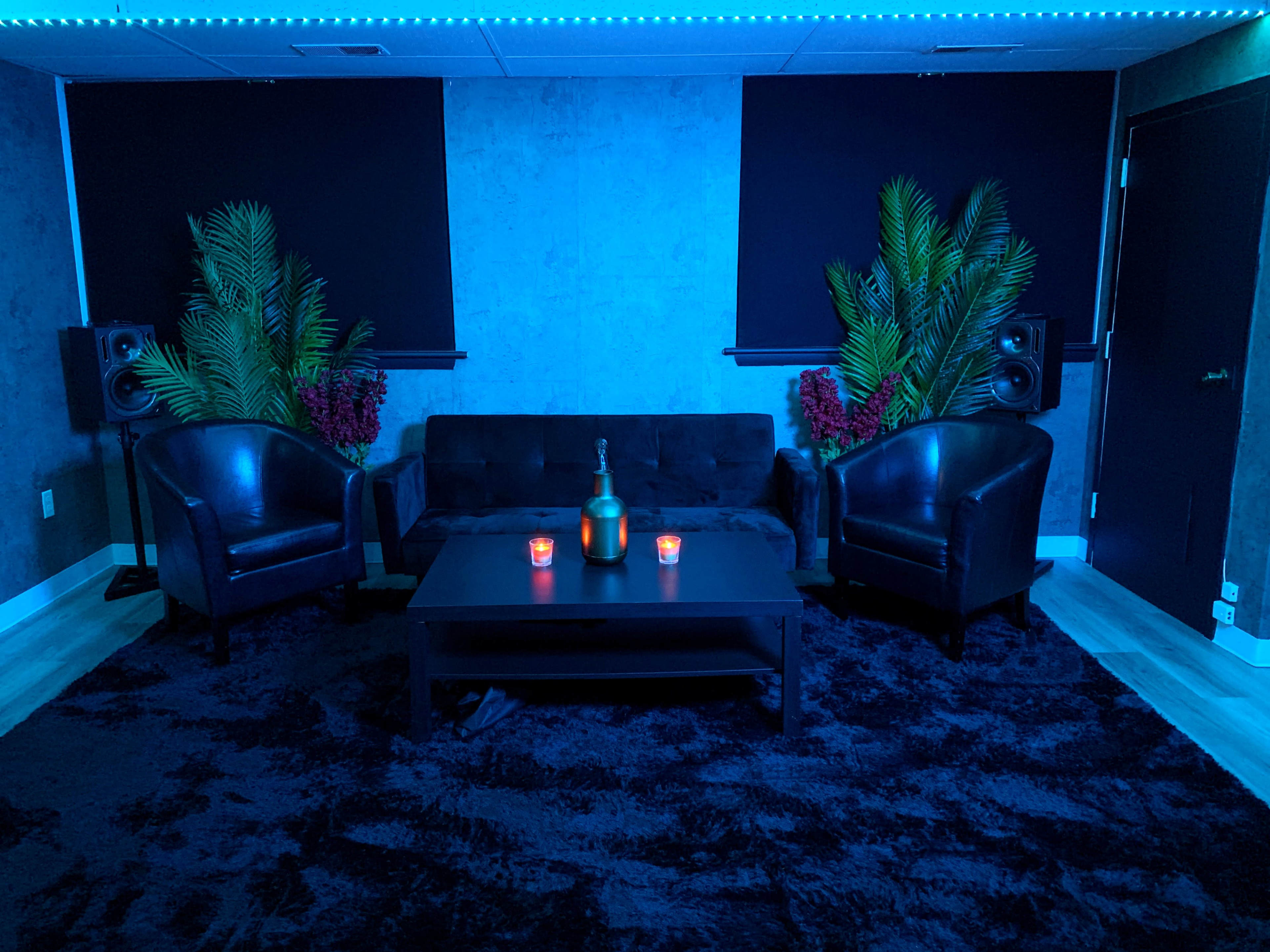 Highly Secure, Private, 4K Podcast Studio- Production Included! Image in Greater Upper Marlboro, Upper Marlboro, MD