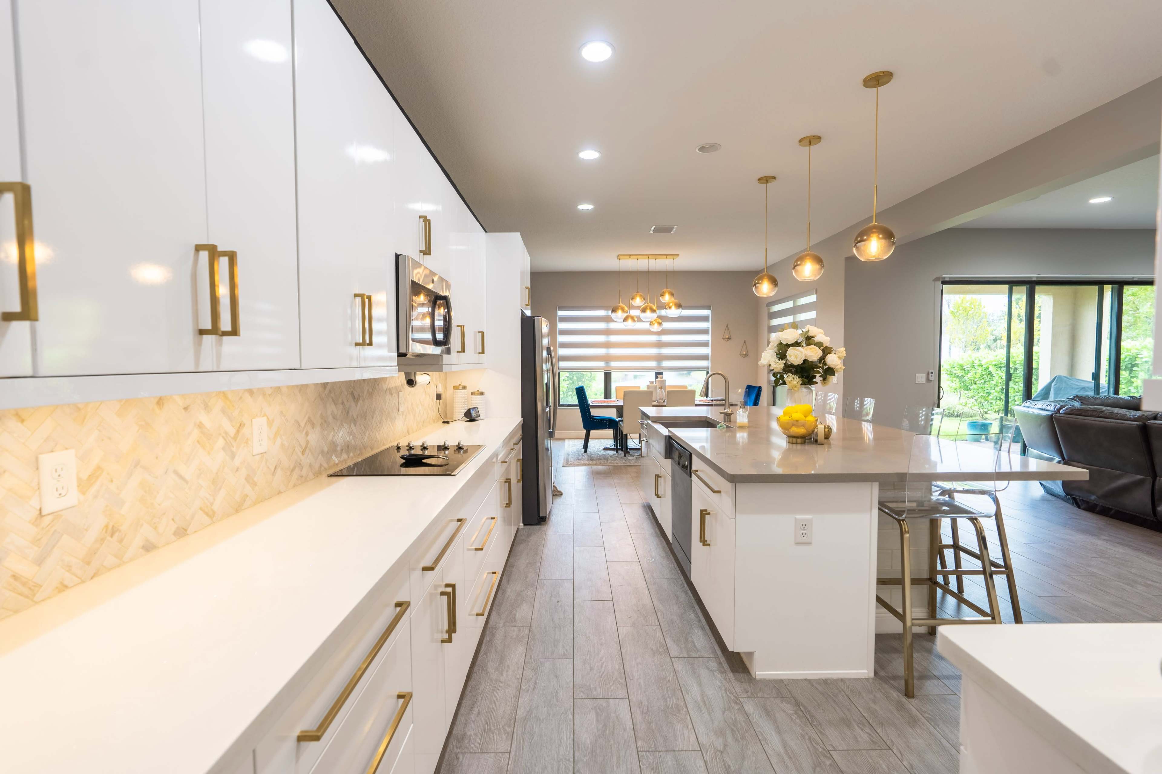 Modern State of the art designer gourmet kitchen Image in Village Green, Coral Springs, FL