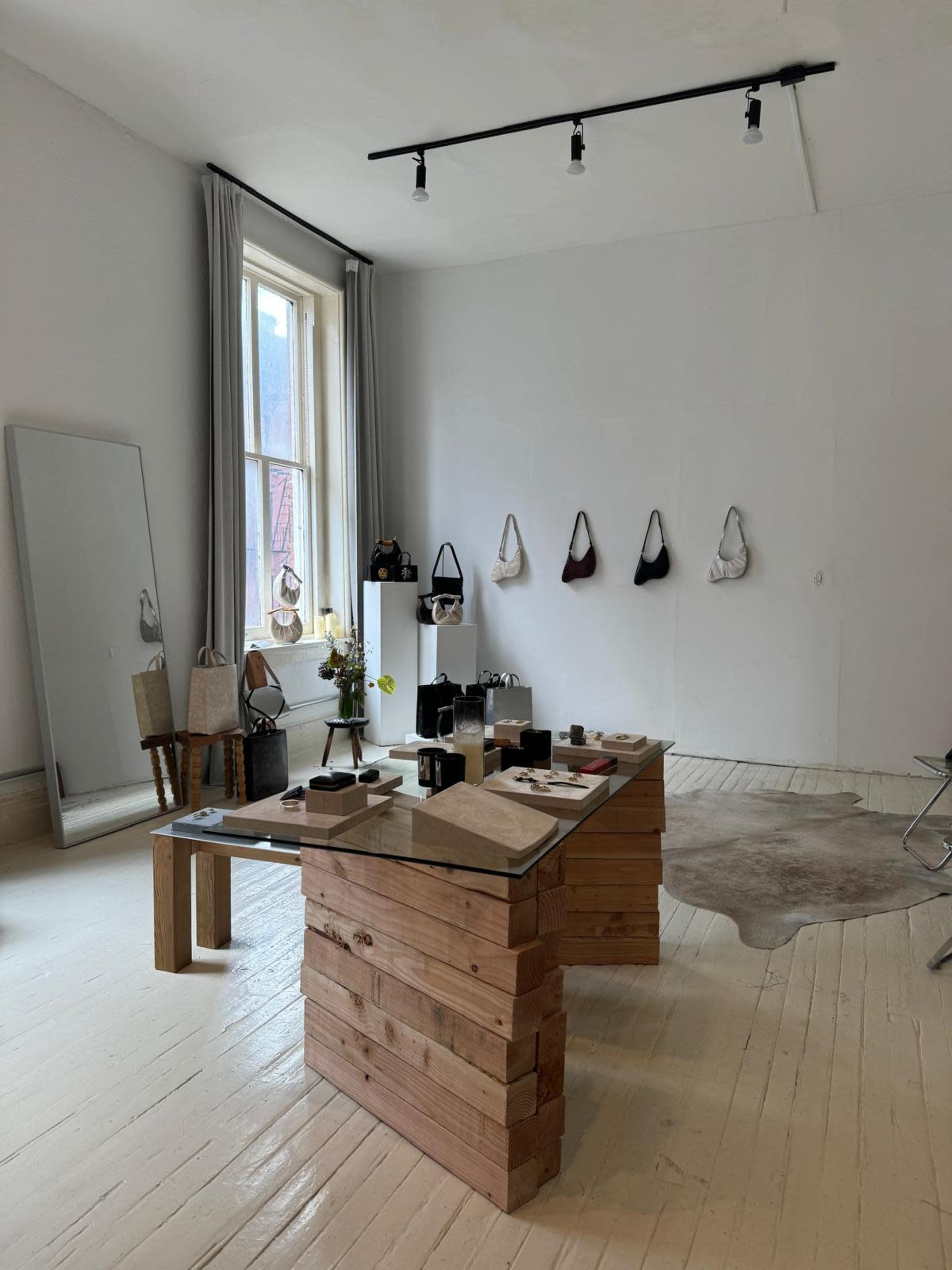 CROSBY St. SOHO Studio, 13ft Ceilings! AMAZING LIGHT Image in Lower Manhattan, new york, NY