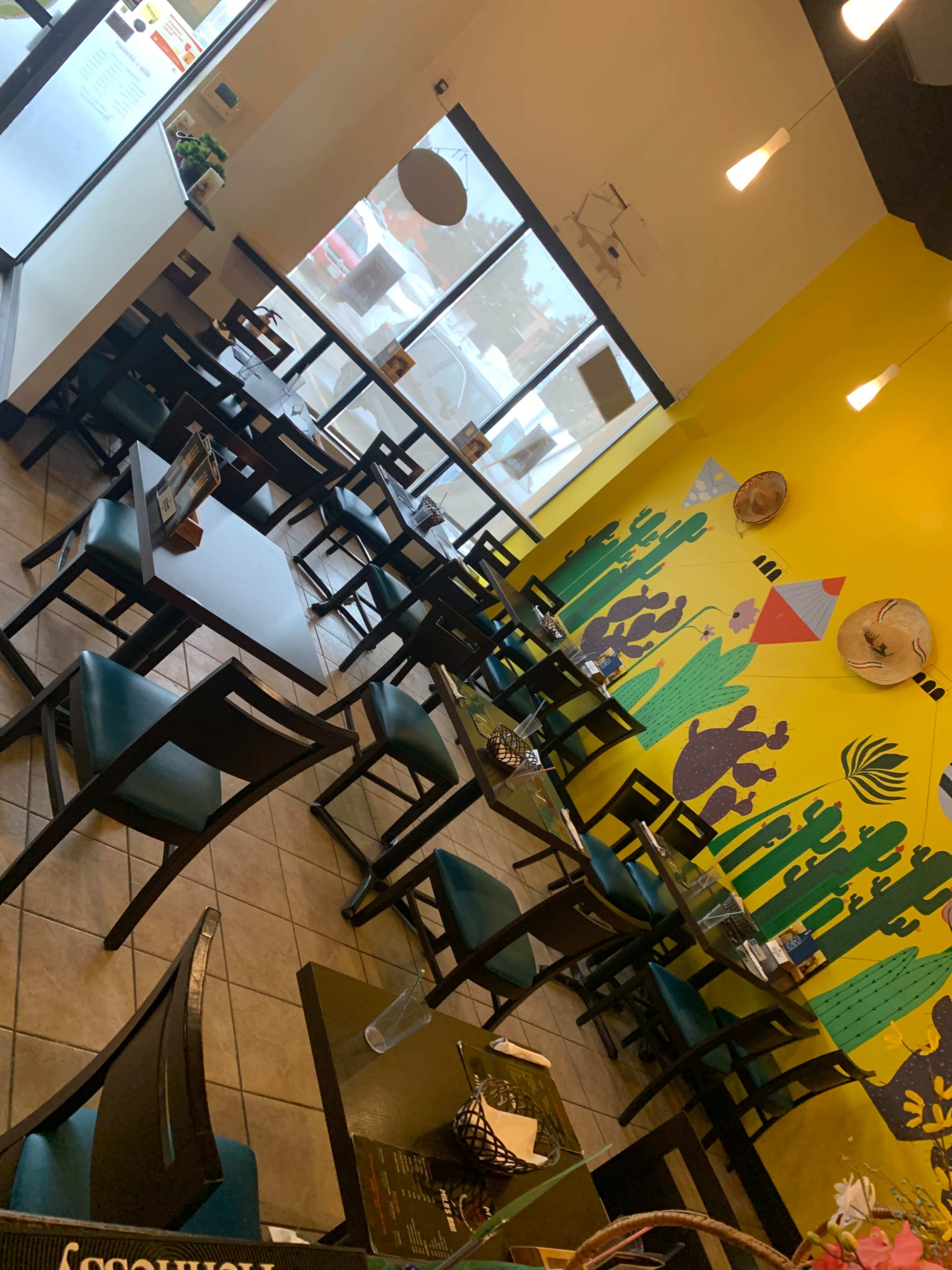 Cozy friendly restaurant space. Image in Woodbridge, Woodbridge, ON