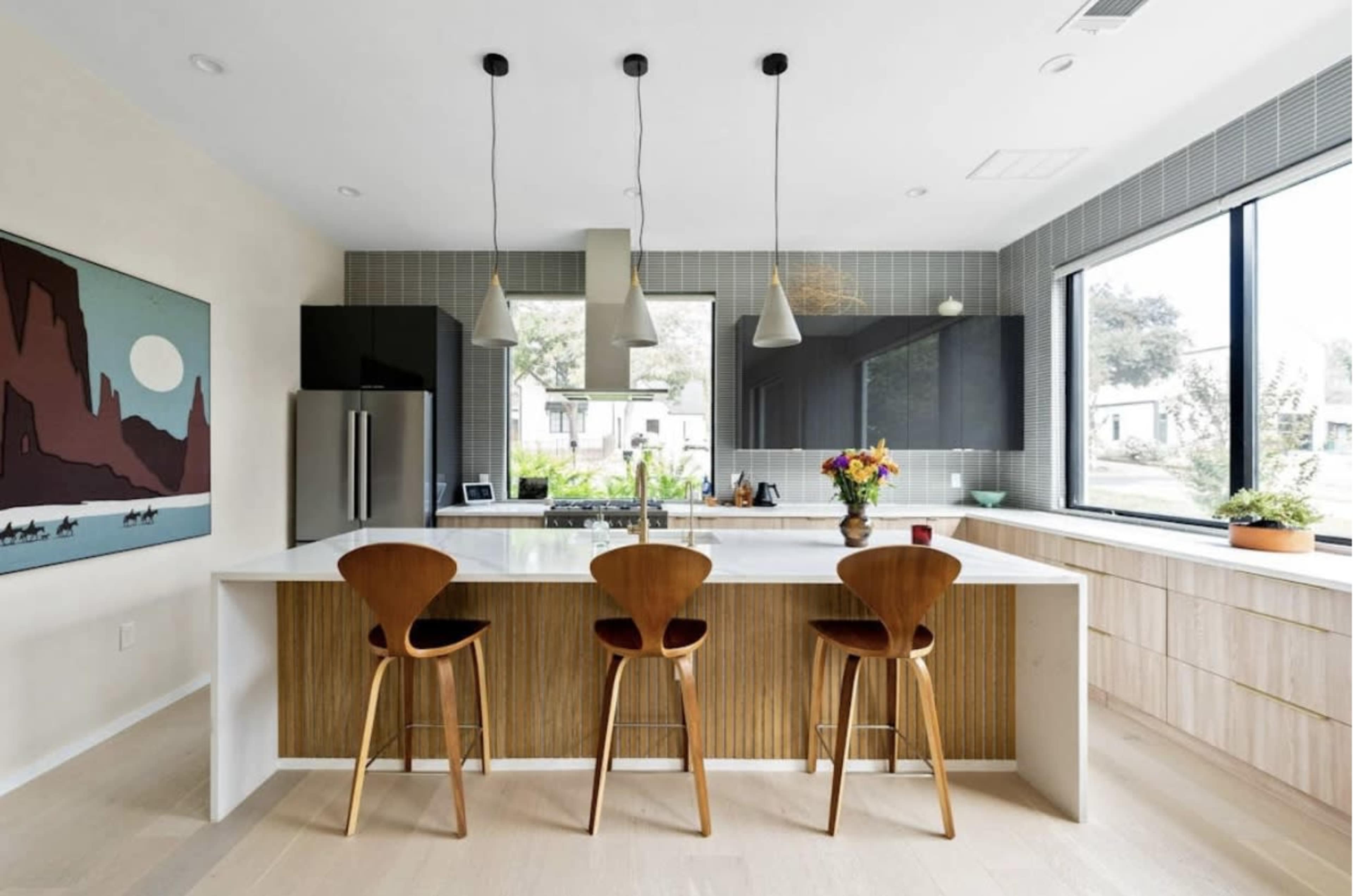 Light-Filled Modern Marfa Vibes Image in South Manchaca, Austin, TX