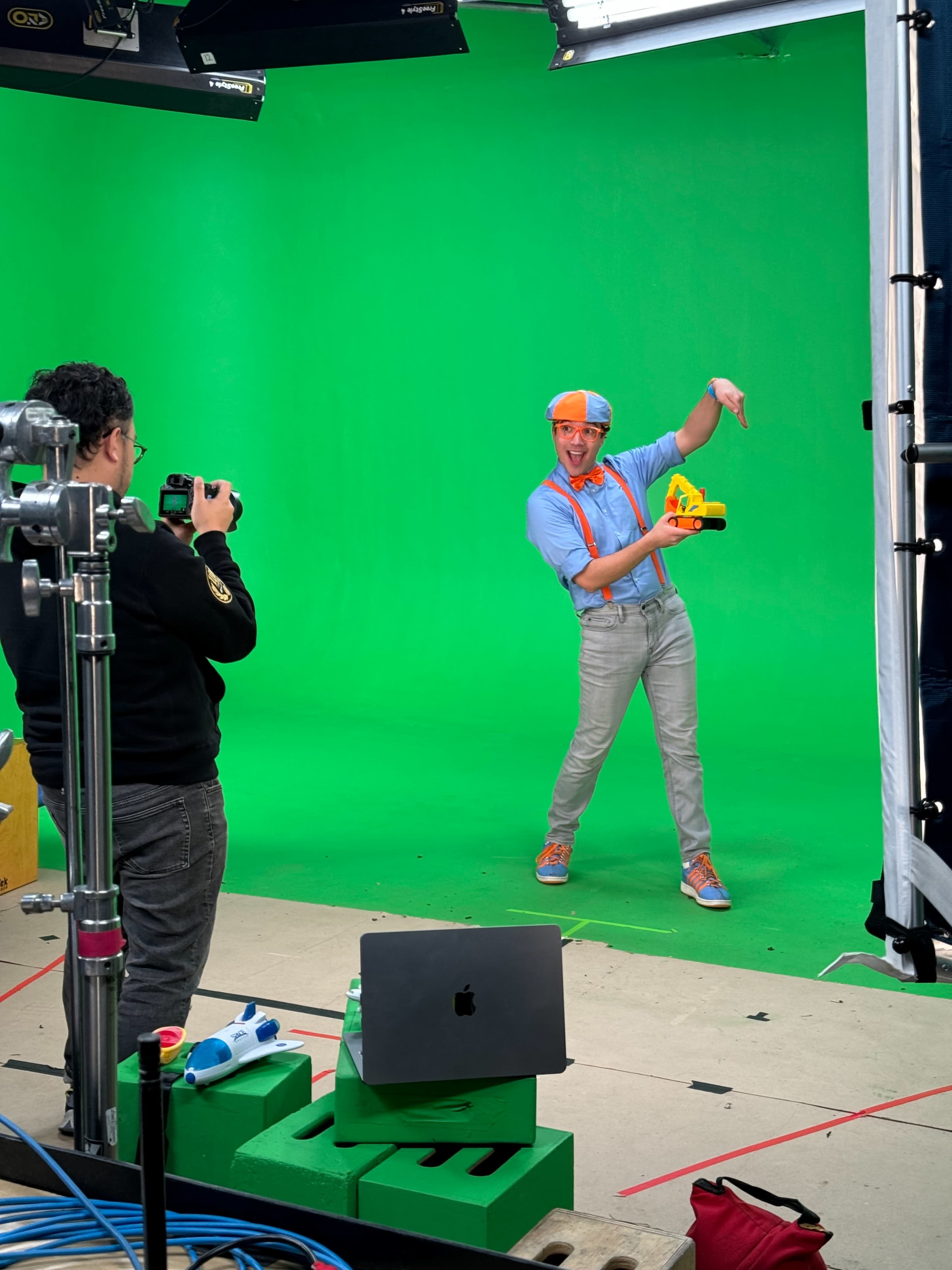 CREATOR & INFLUENCER MULTI-LOCATION STUDIO Image in Burbank, Burbank, CA