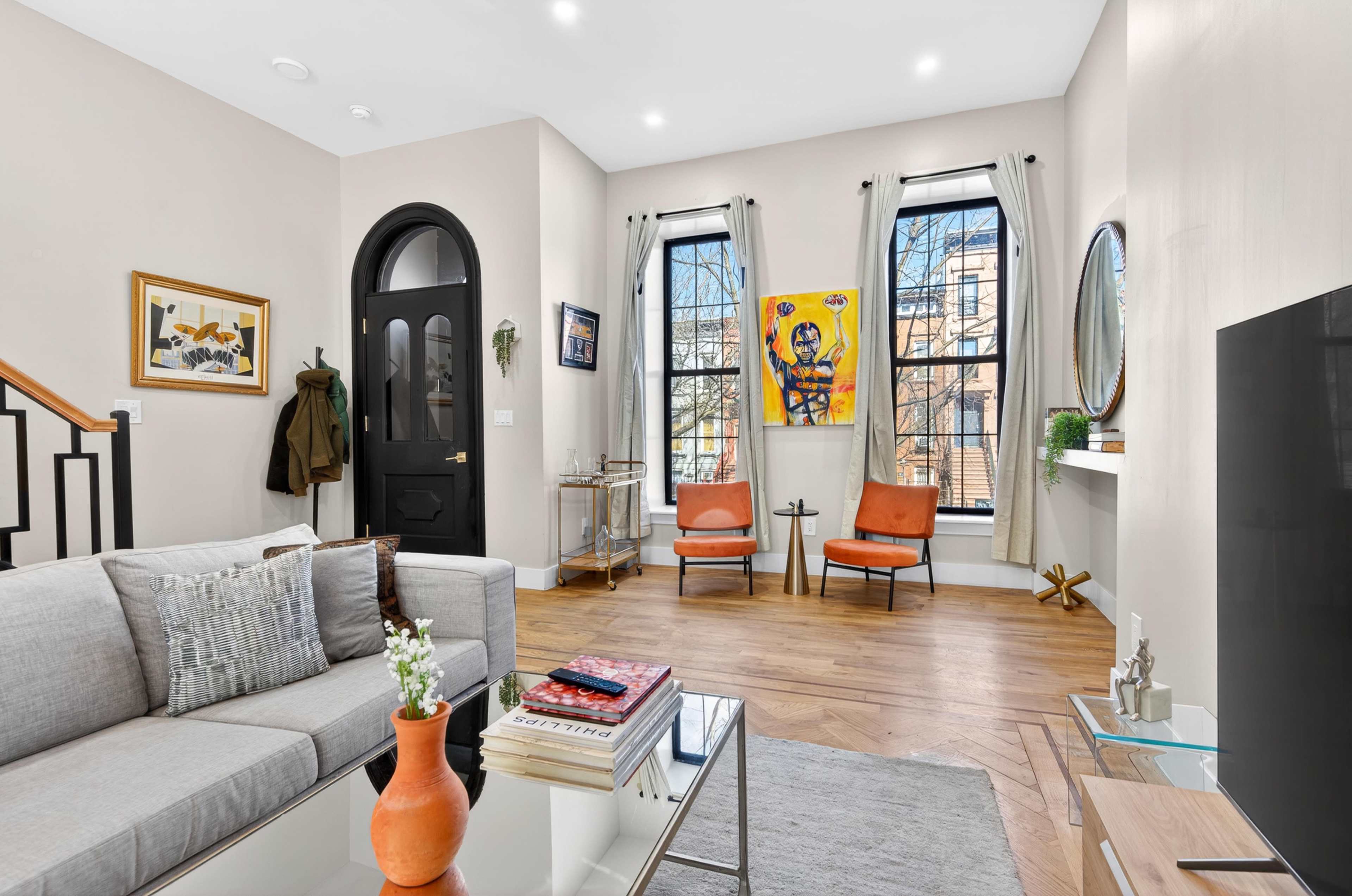 Brownstone - Urban design - Natural light Image in Bedford-Stuyvesant, Bklyn, NY