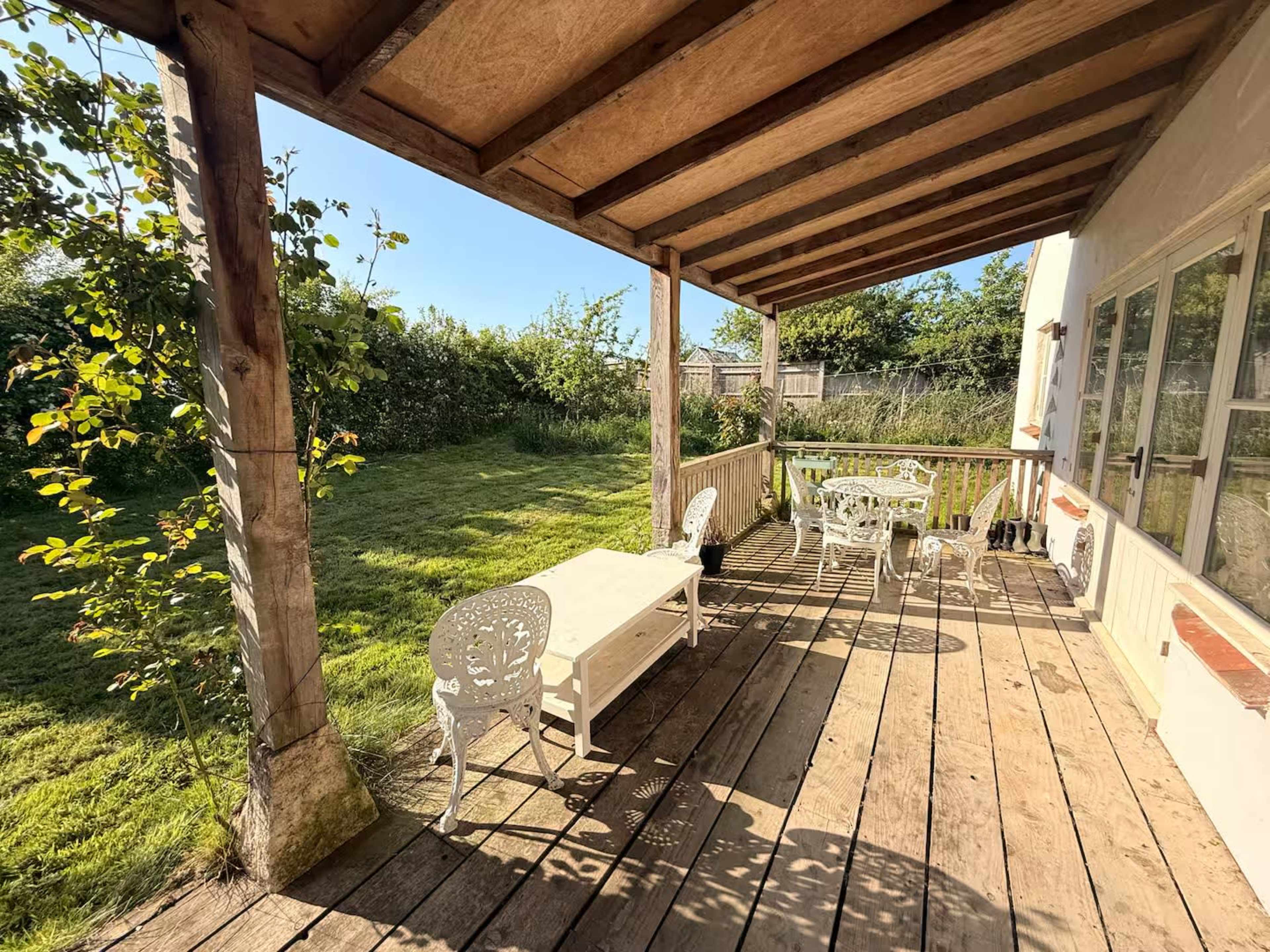 Bold Countryside Farmhouse for Shoots & Creative Reset Days Image in Baulking, Baulking, ENG