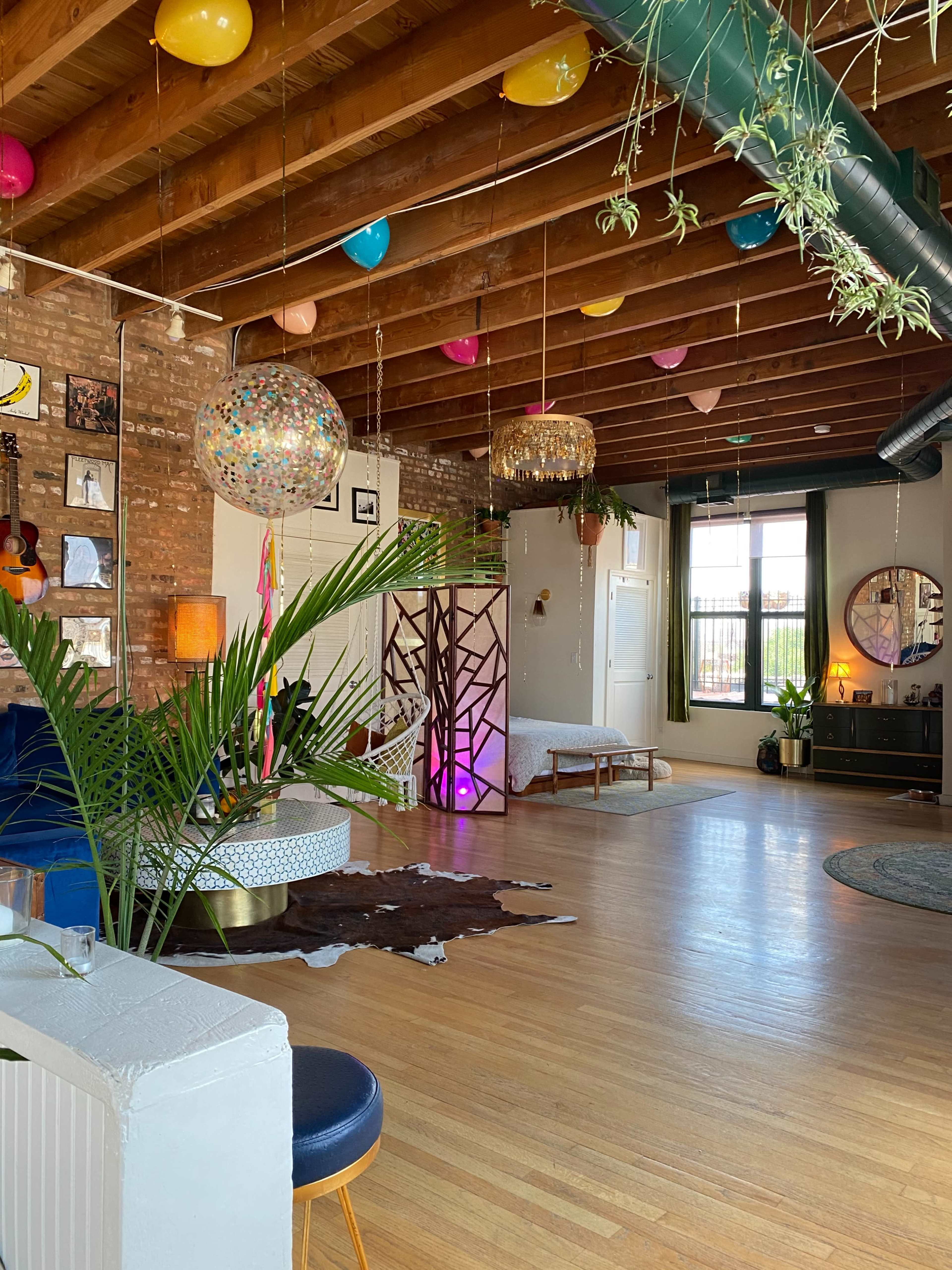 70s/Music-Inspired Loft in Wicker Park - Perfect for Band