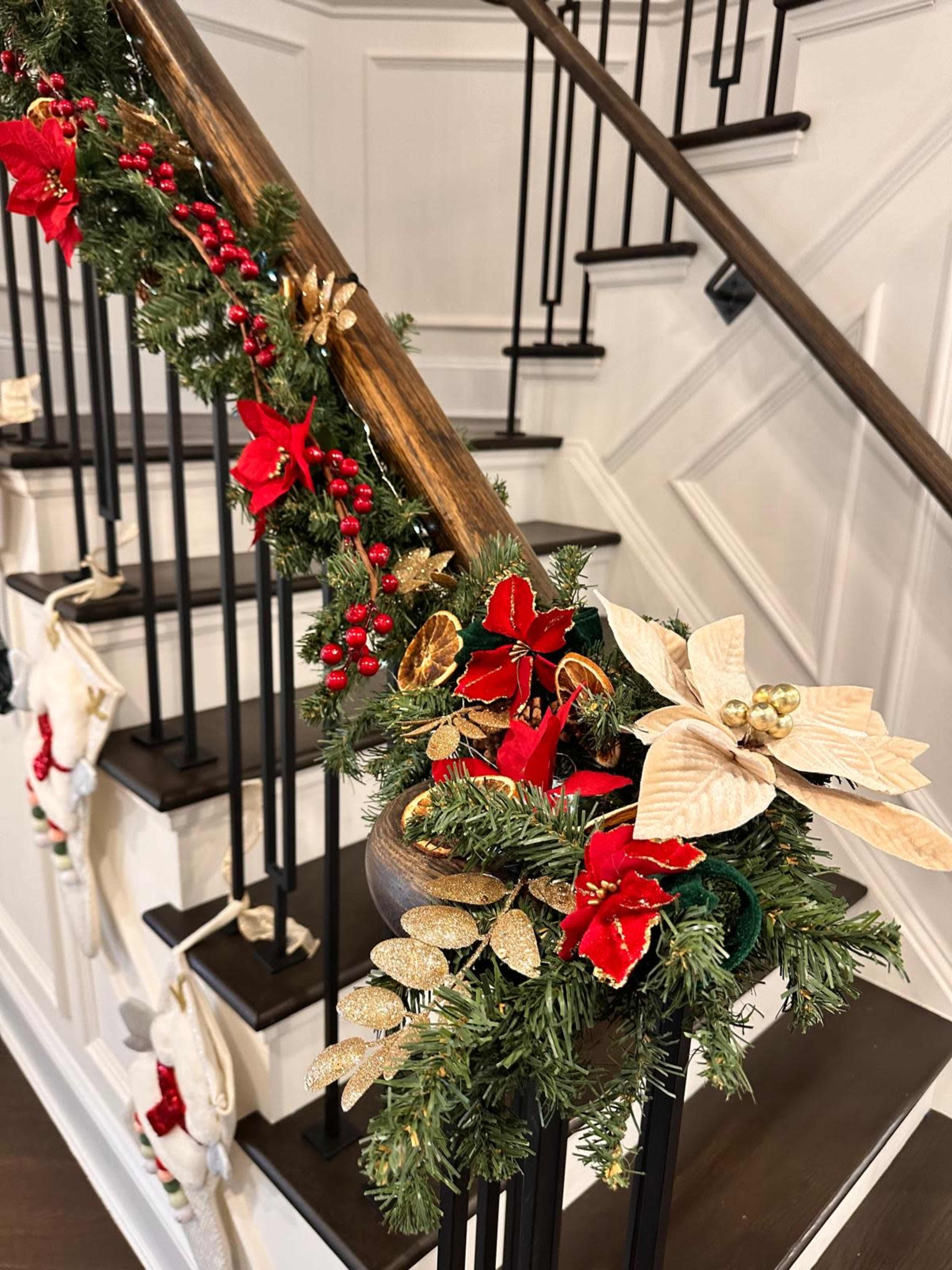 Stylish Contemporary Home with Natural Light & Elegant Staircase Image in Stonehaven, Newmarket, ON