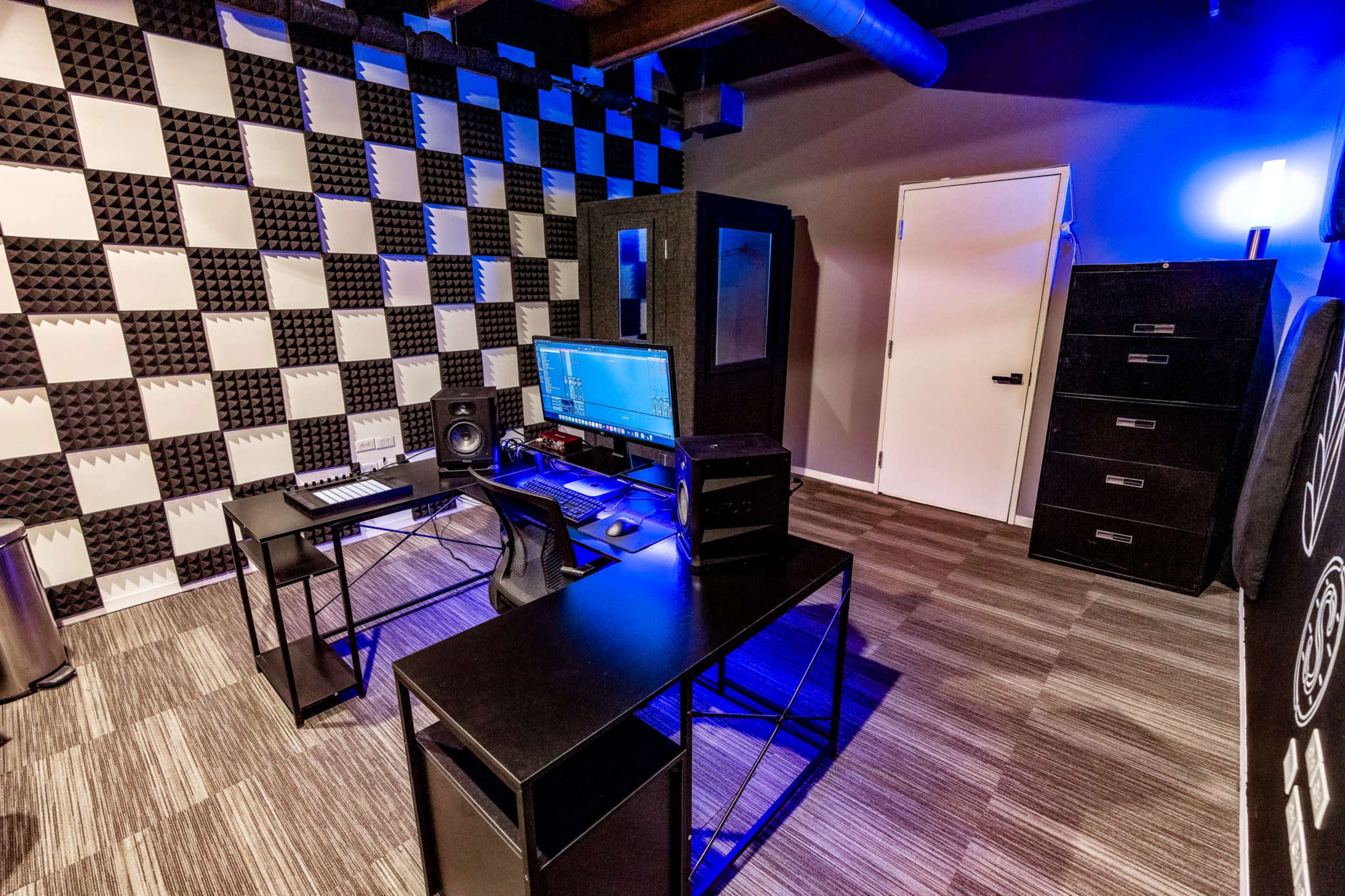 Music/Sound Recording Studio in Chicago Image in Near North Side, Chicago, IL