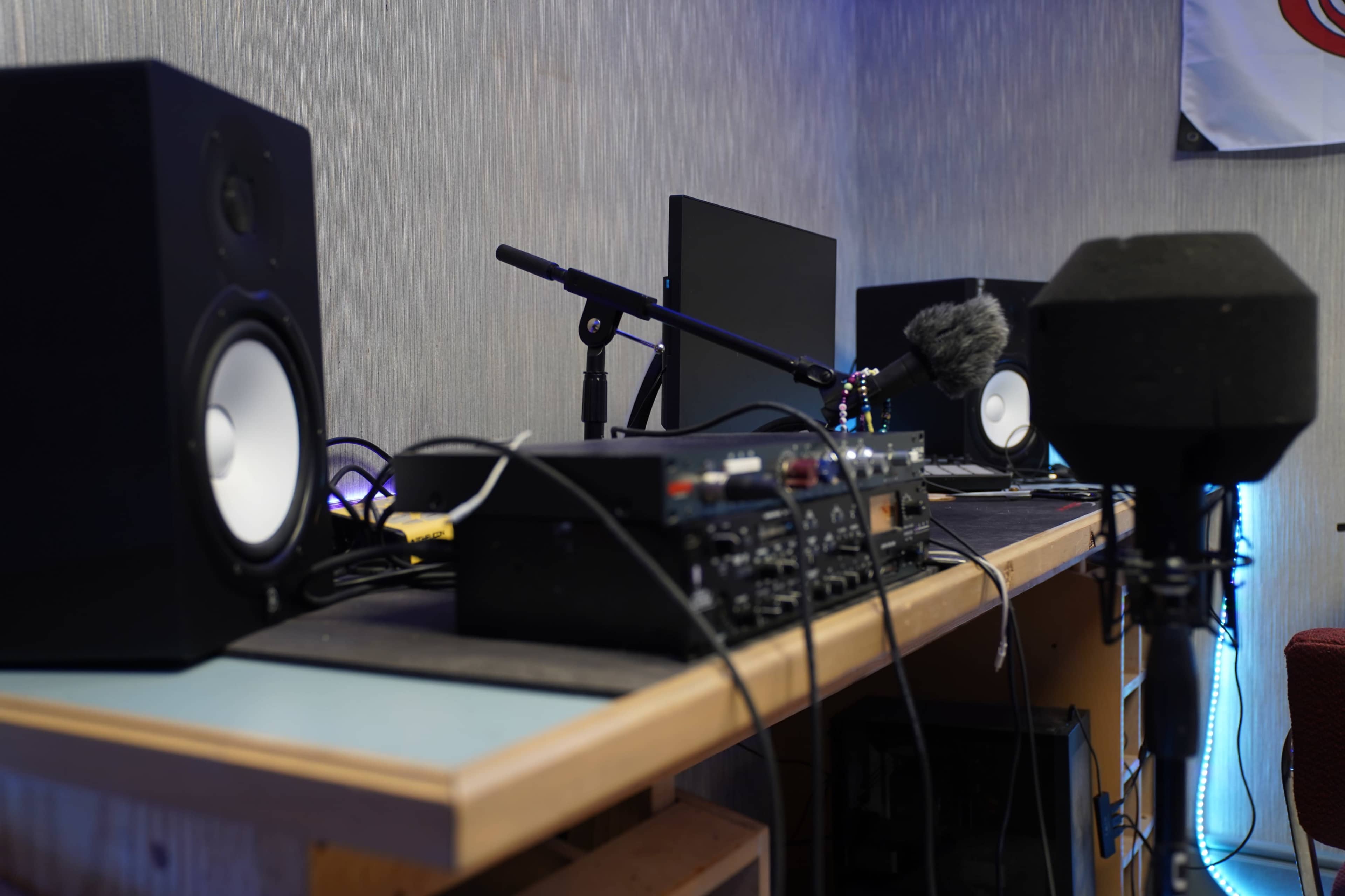 W.A.R. Studio B ( w/o engineer ) Image in Norcross, NORCROSS, GA