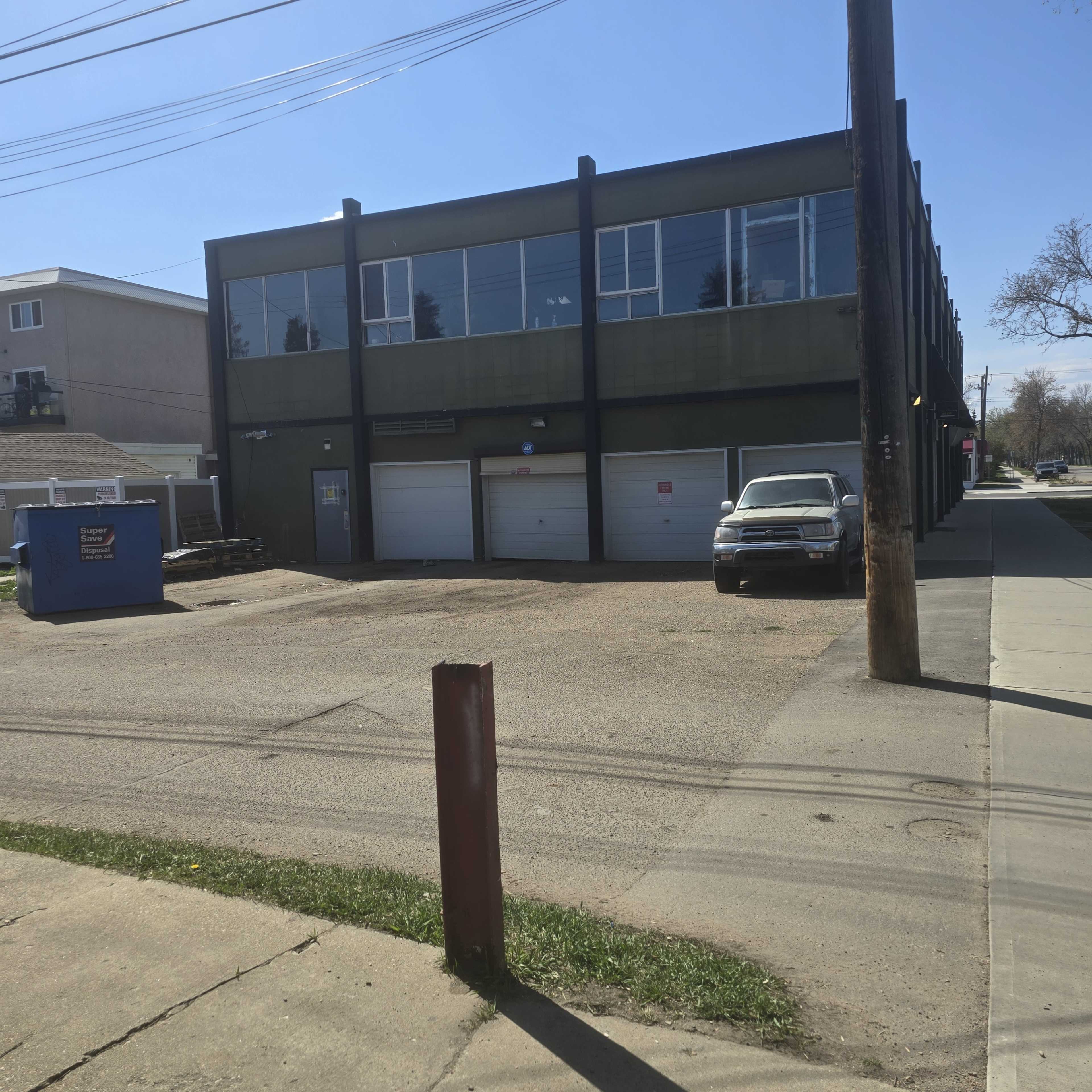 Vibey Urban Loft with Gear, Huge Windows & Room to Create Image in Northwest Edmonton, Edmonton, AB