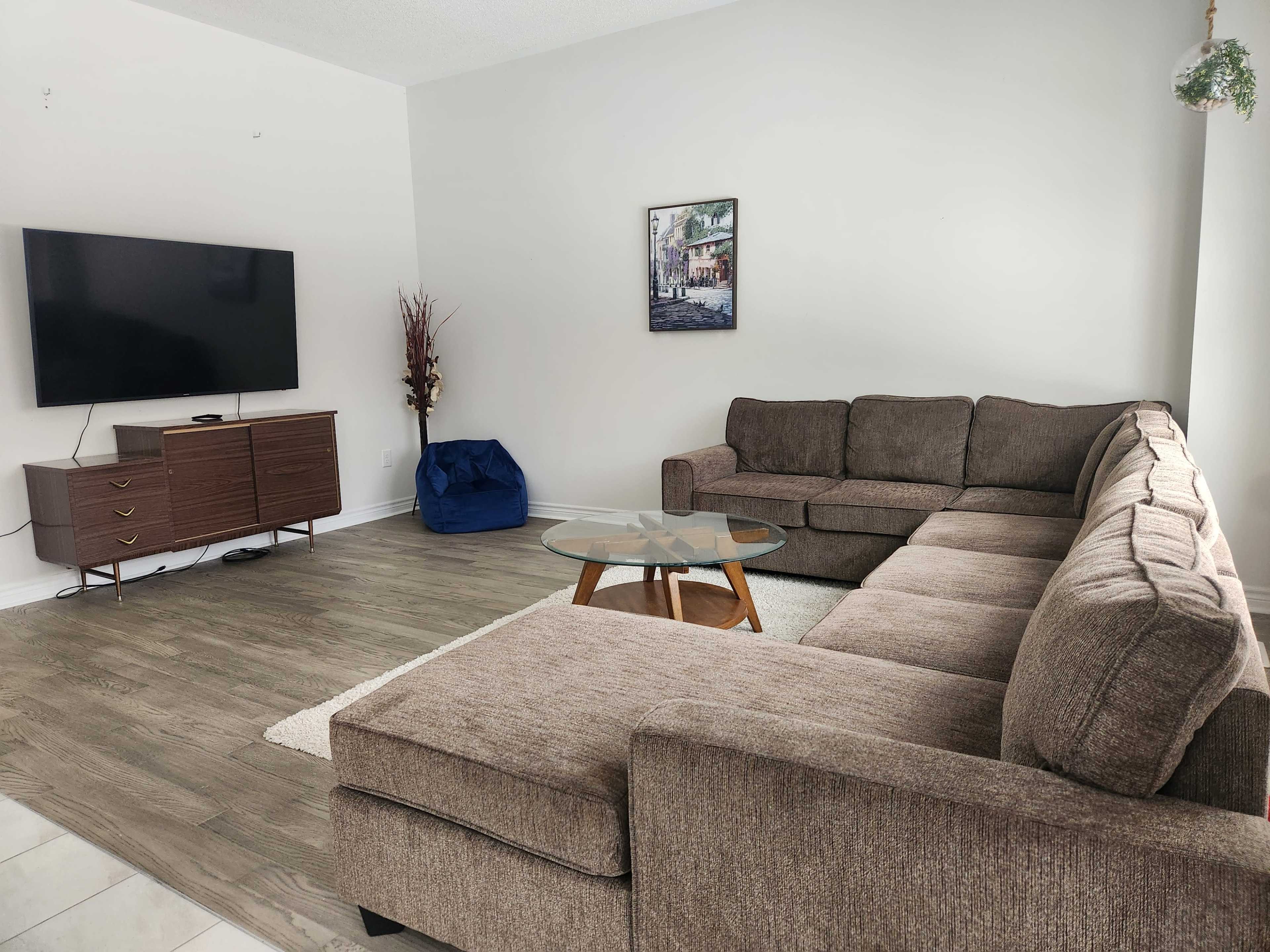 The BayBreeze - An Expansive, Refined, Light-Filled Space for Elevated Work & Creative Sessions Image in Collingwood, Collingwood, ON