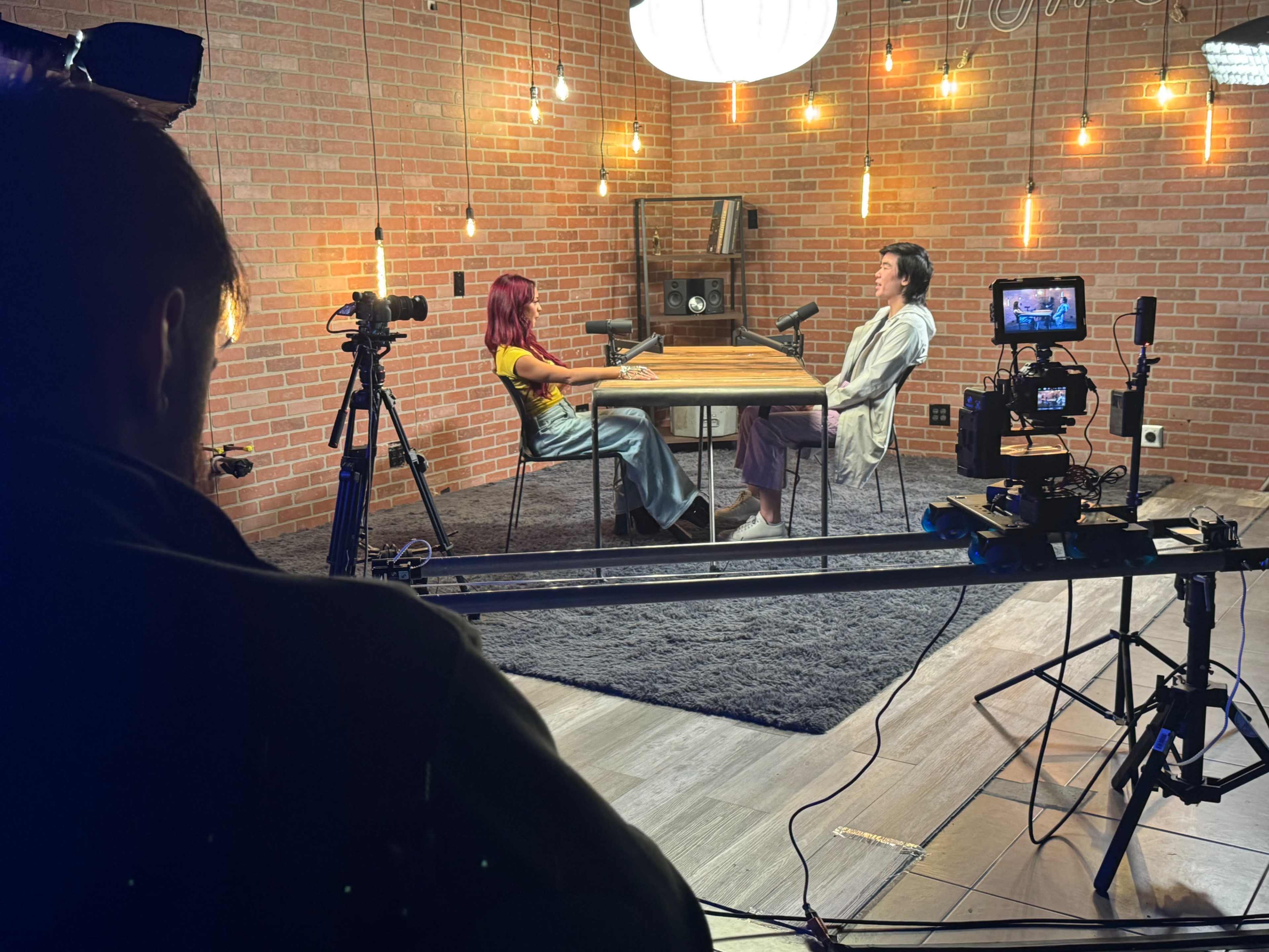 Podcast/ Multicam/ Full Service / 4 separate sets, 2 podcast studios, private parking, Only 5 star ratings. Image in Coral Way, Miami, FL