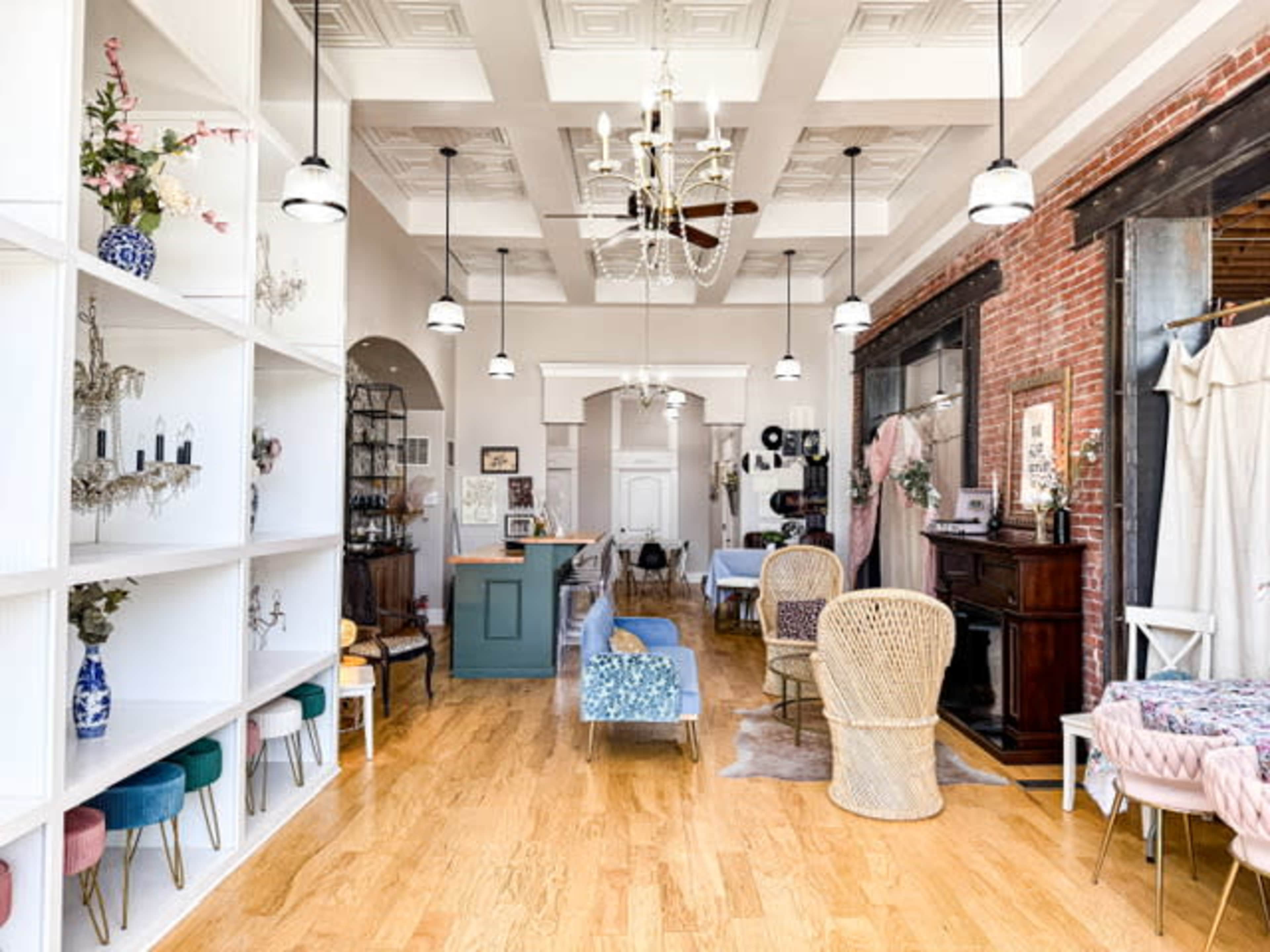 Bright, Pre Styled Content Space in Downtown Excelsior Springs Image in Fishing River Township, Excelsior Springs, MO