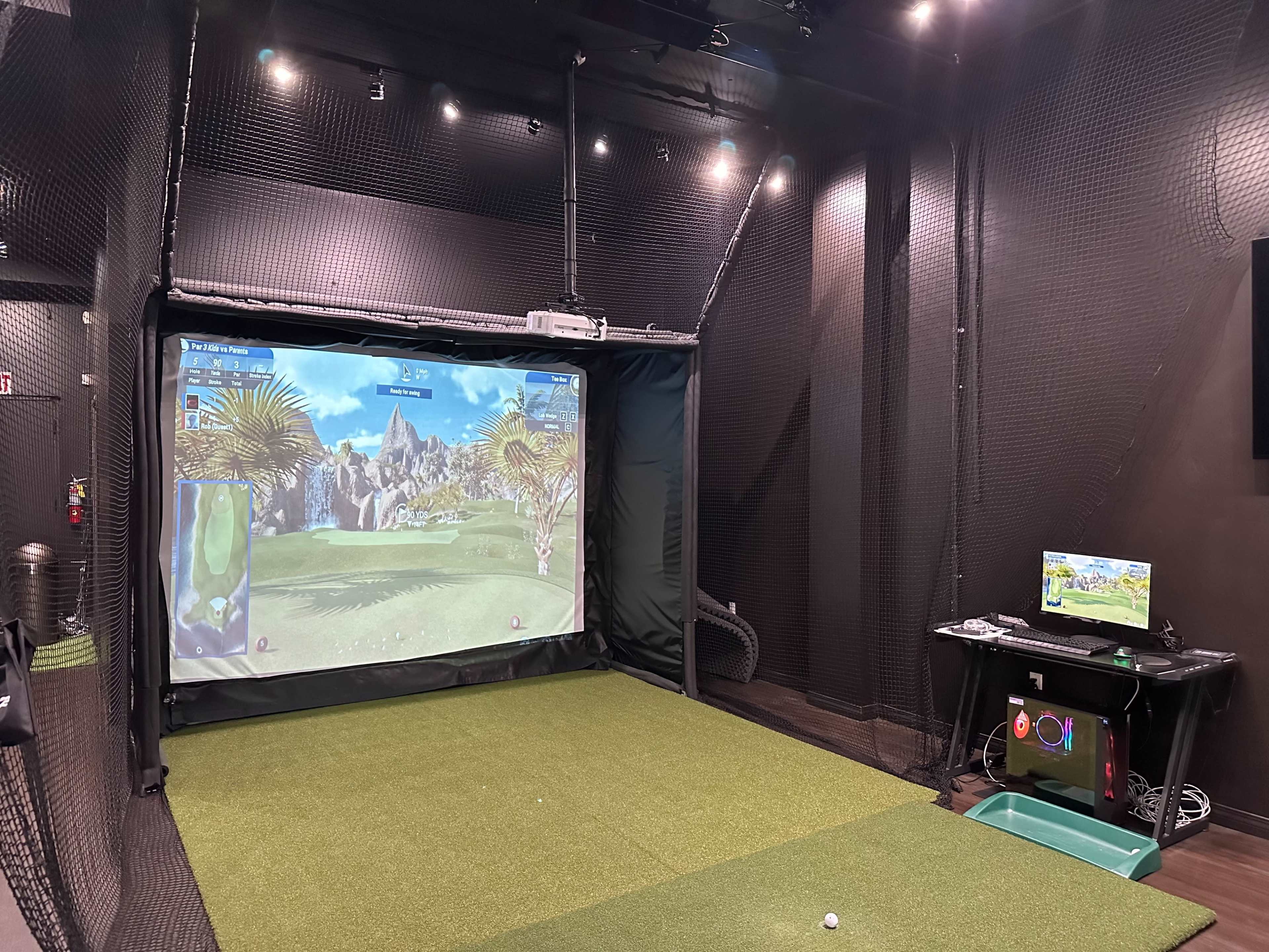 Modern Indoor Golf Studio for private events Image in Pasadena, Pasadena, CA