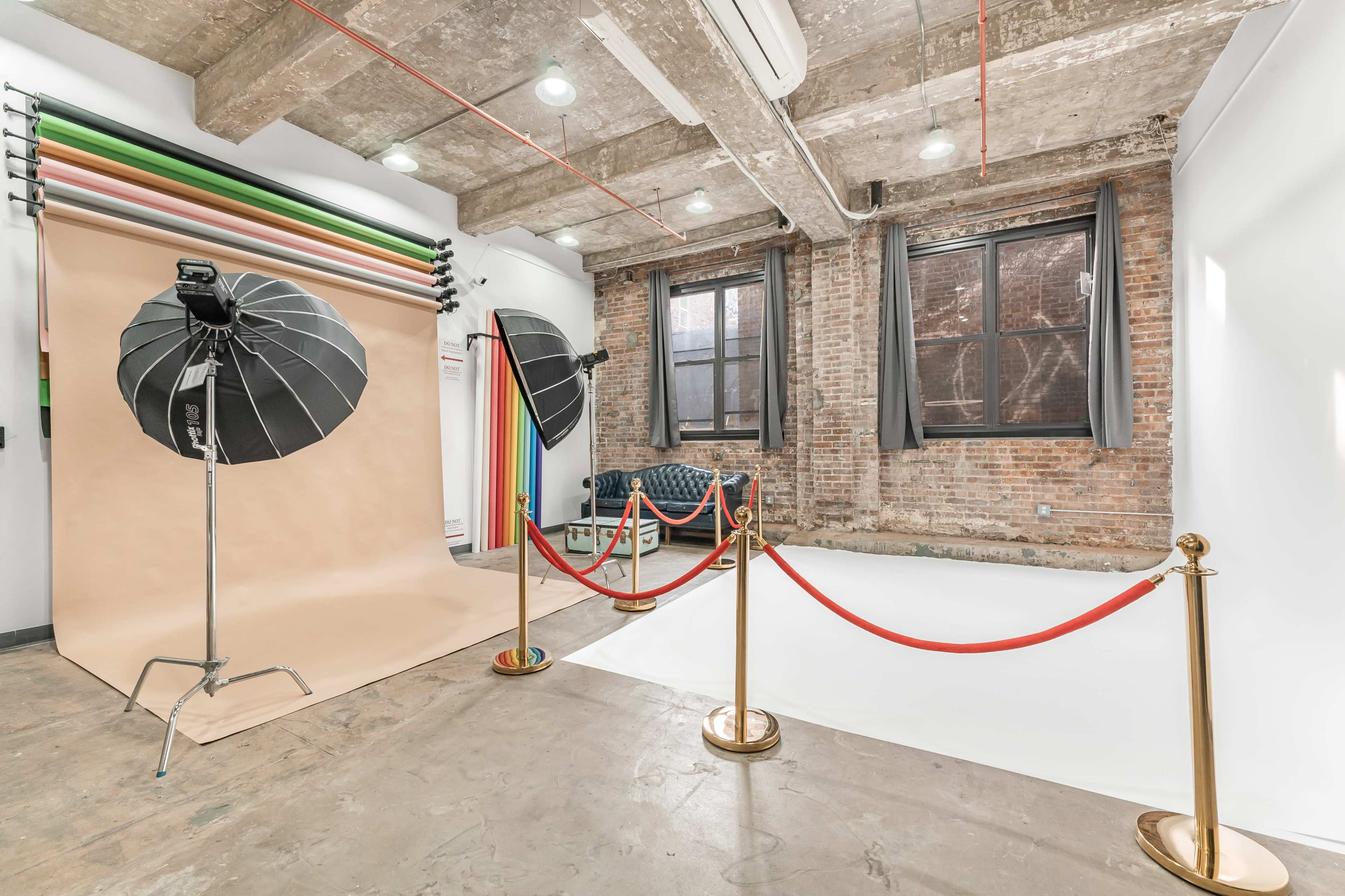 125: Affordable Natural Light Cyc Wall Studio w/ FREE Lighting & Equipment (AC & Heater Available!) Image in East Williamsburg, Brooklyn, NY