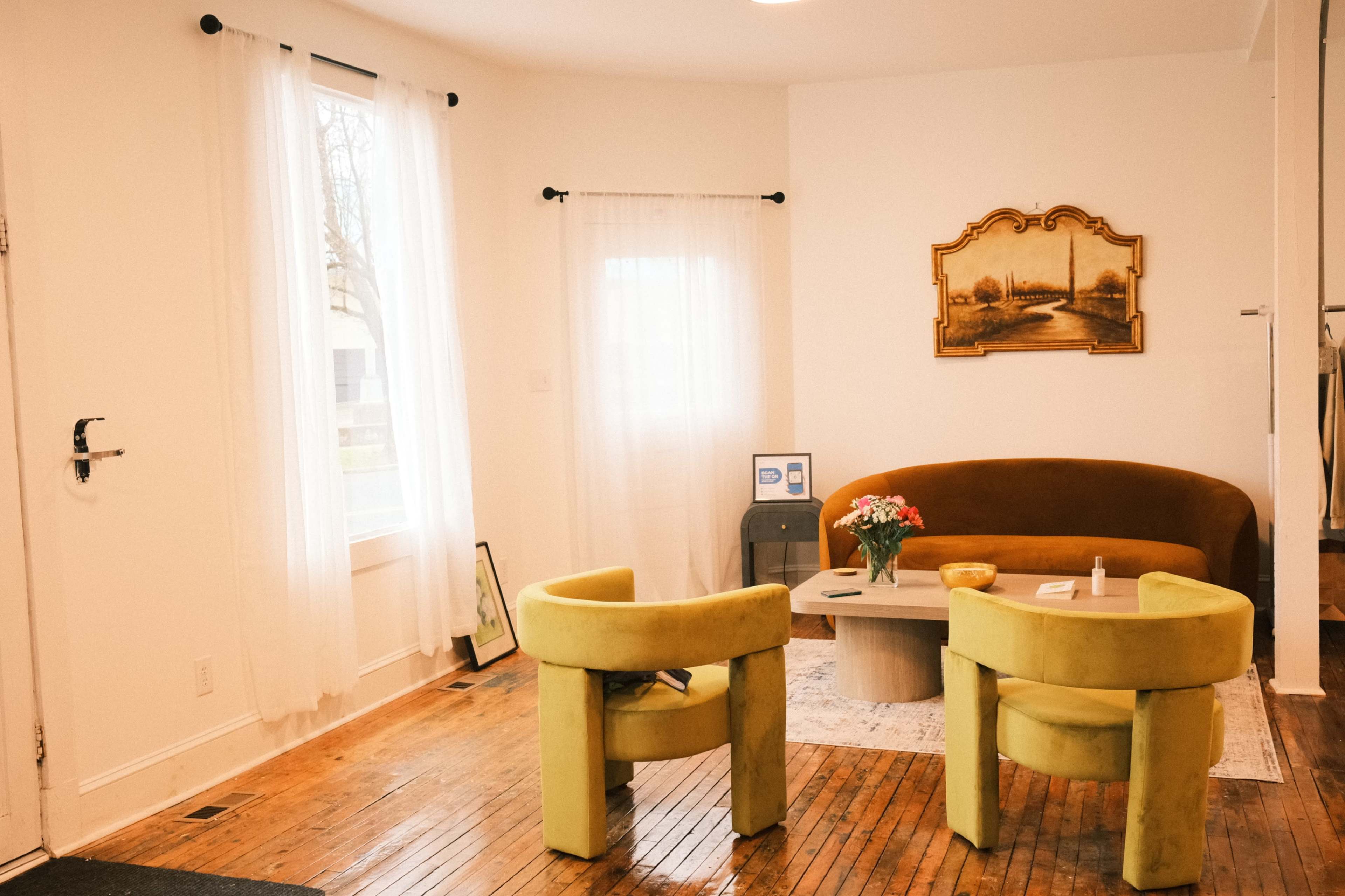 Curated Photography Studio Image in Fredericksburg, Fredericksburg, VA