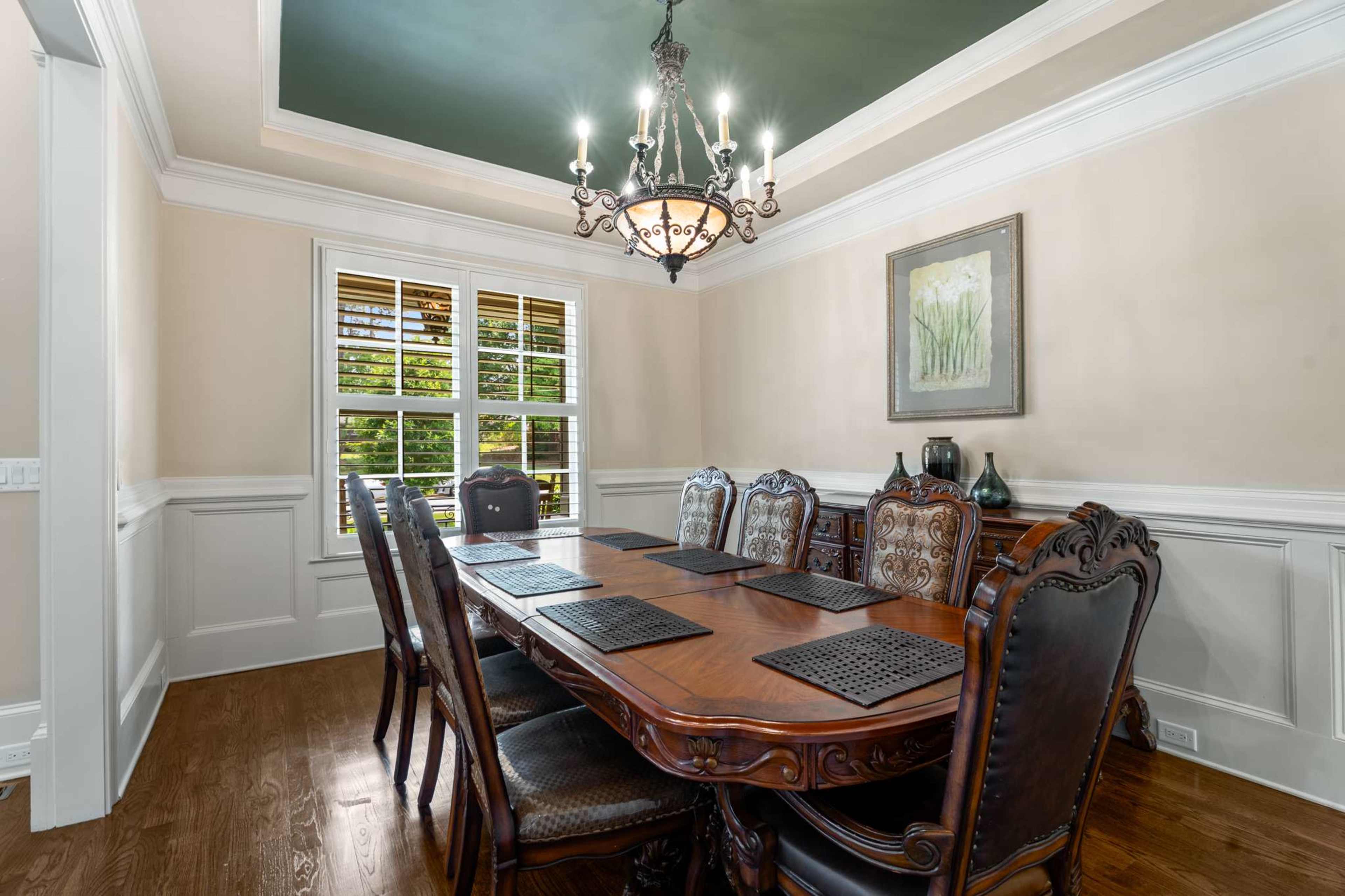 Luxury 5BR/5.5BA Estate in Metro Atlanta w/ Chef’s Kitchen & Spacious Backyard Image in Sandy Springs, sandy springs, GA