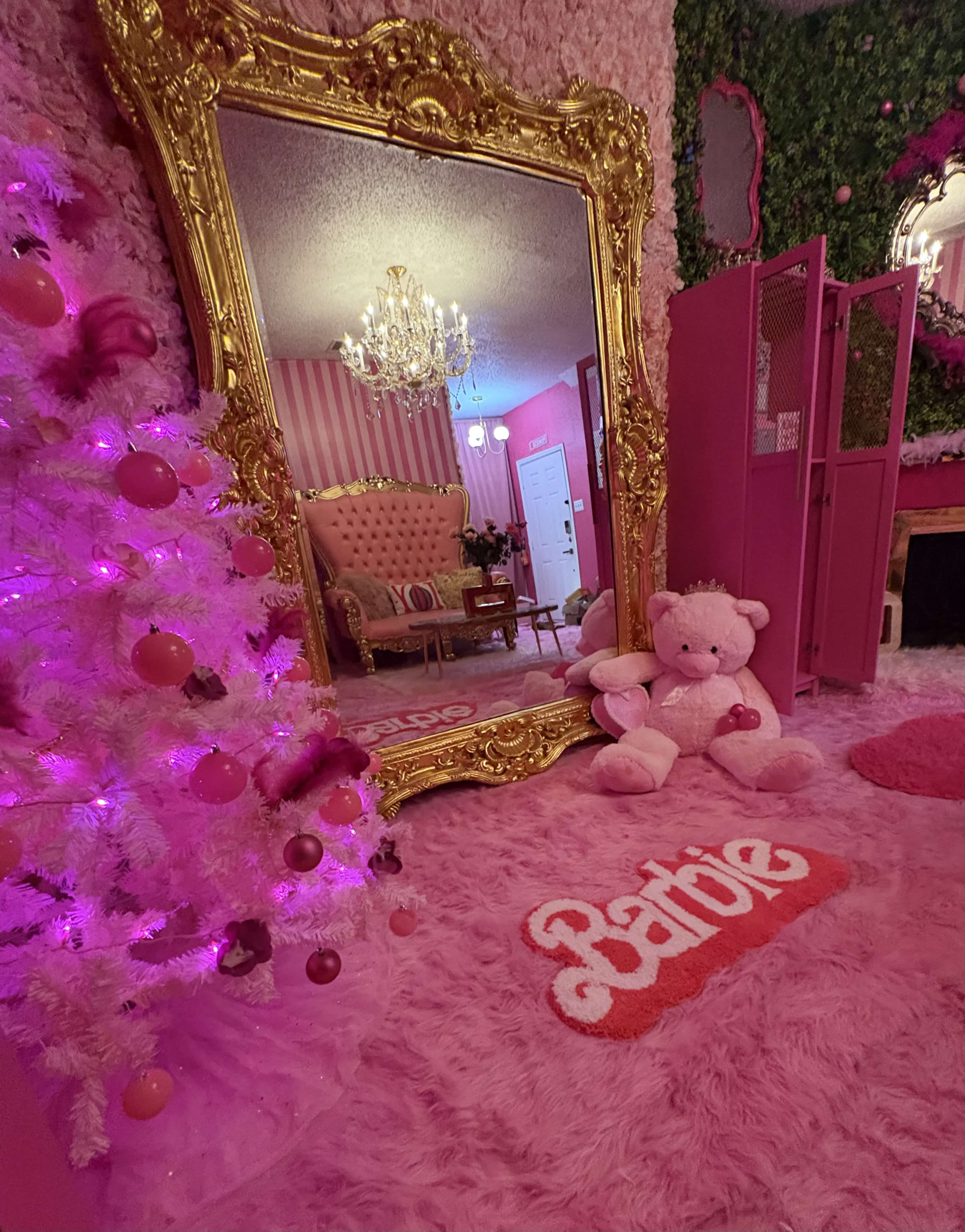 Dallas - Doll Palace Image in Irving, Irving, TX