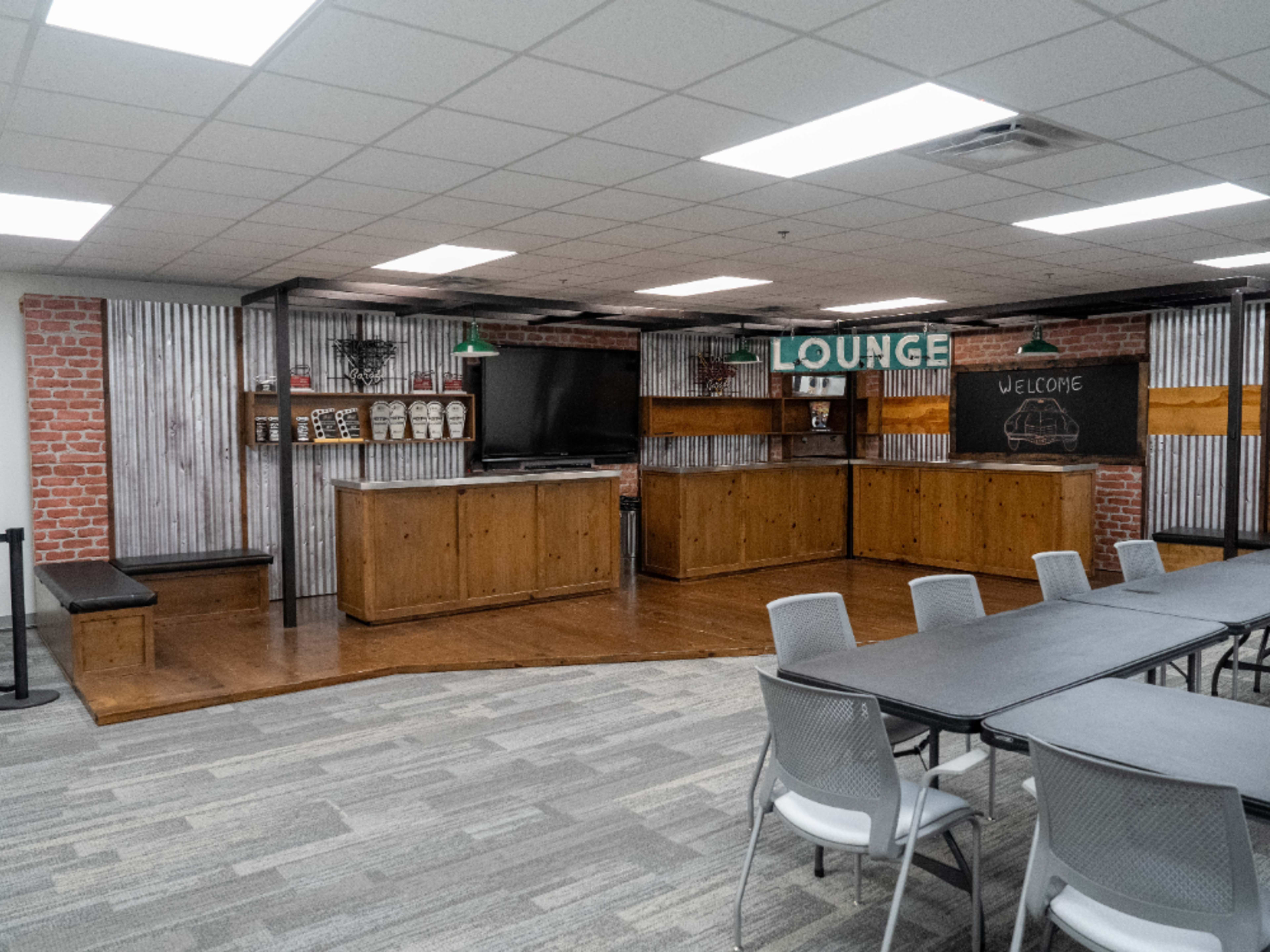 Bar / Lounge / Meeting Area