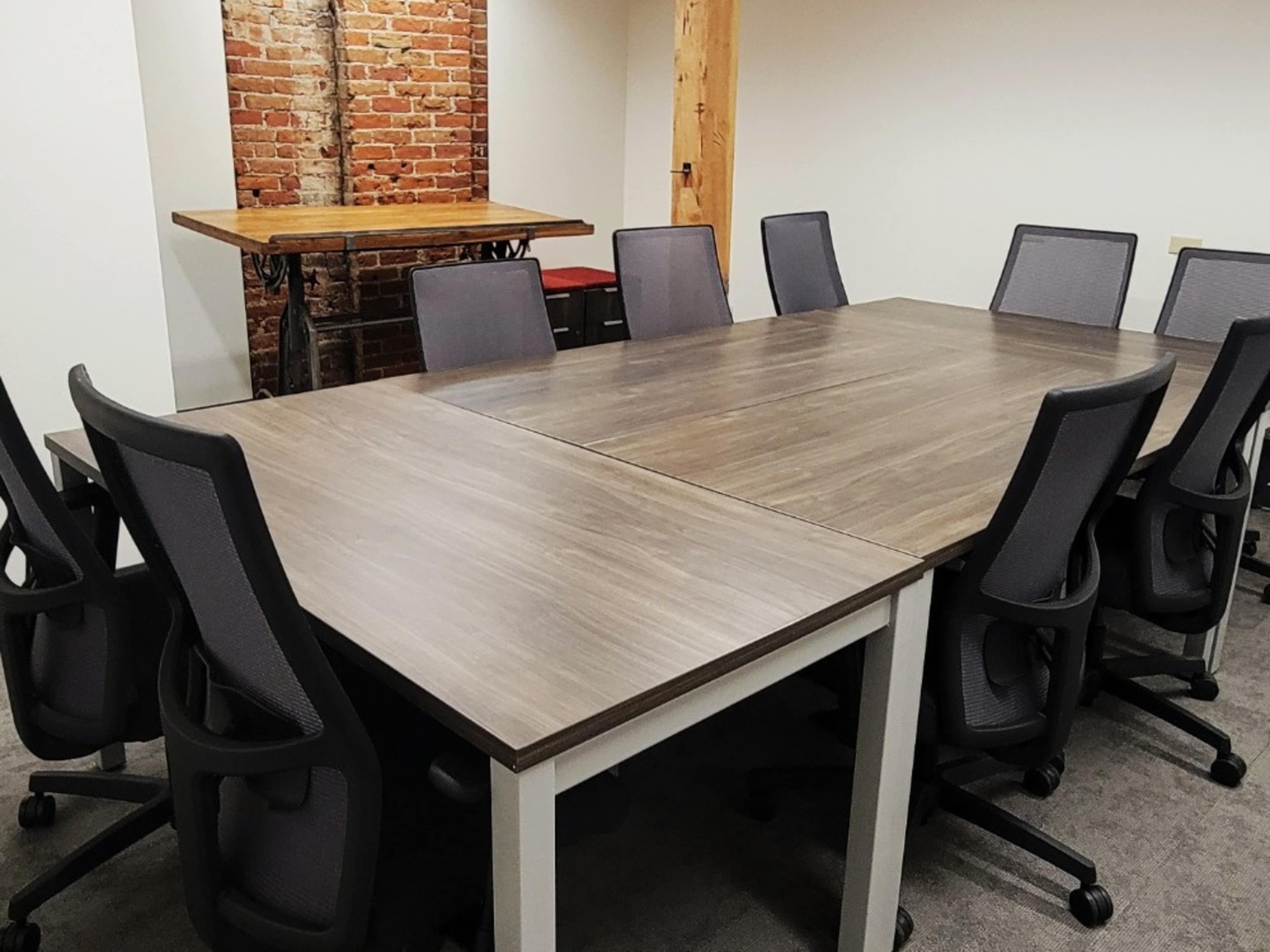 8 Person Meeting/Breakout Room