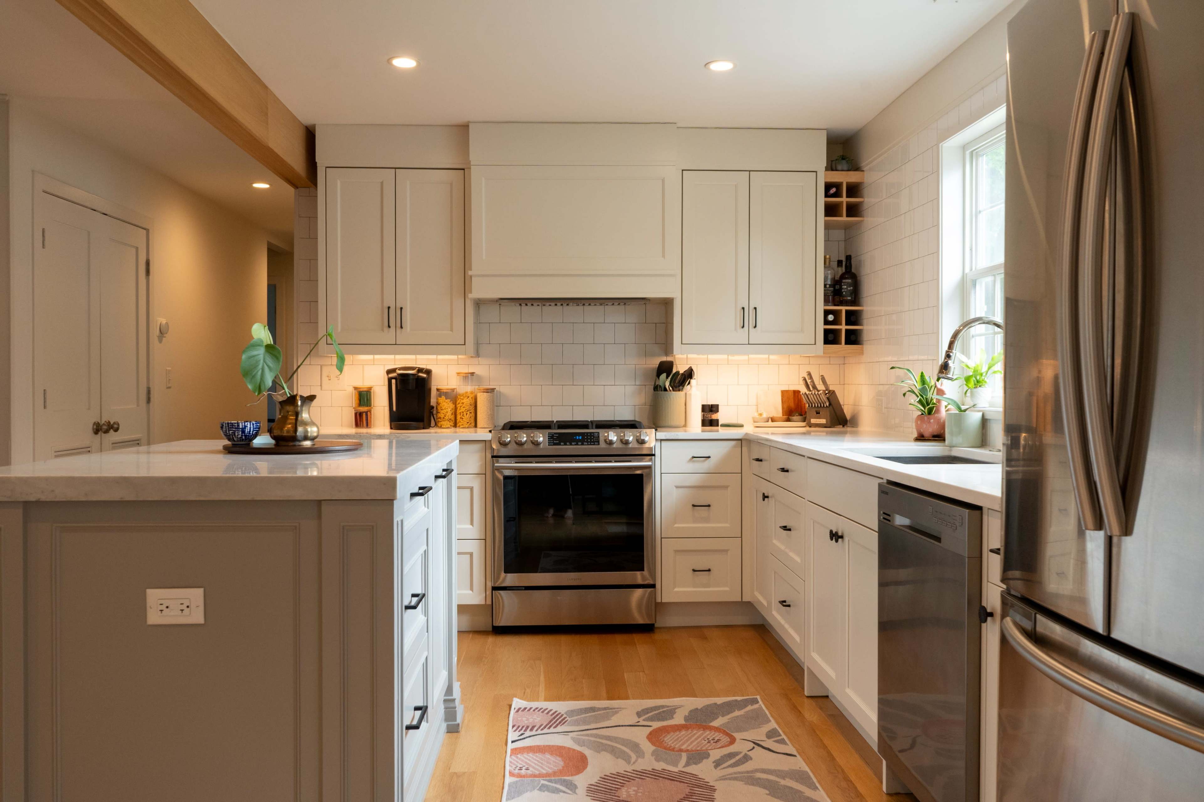 MCM and Contemporary Ranch Home Image in Worth Township, Oak Lawn, IL